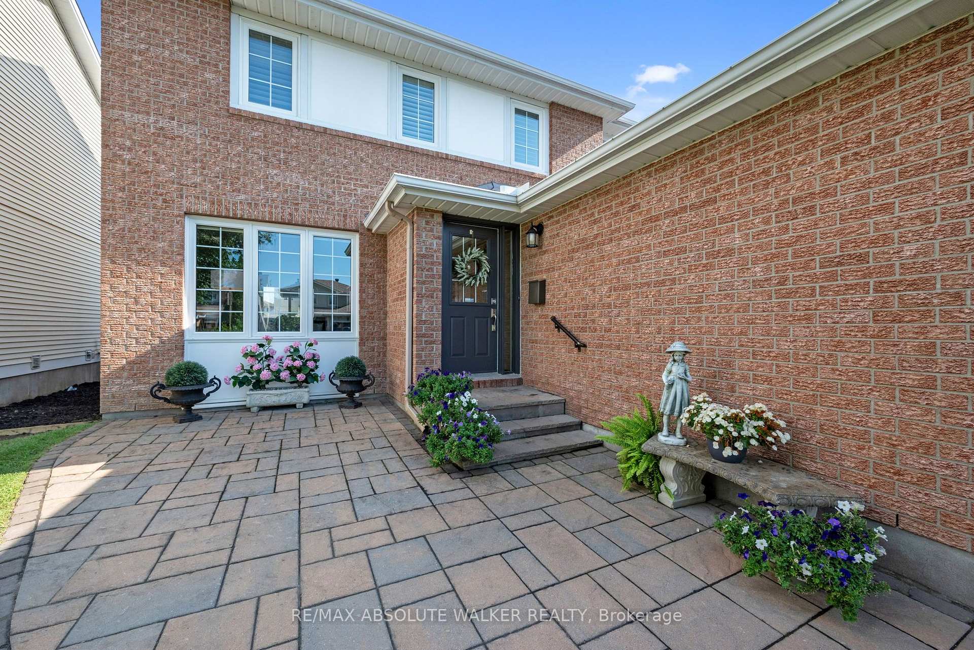 Photo 4 of 6161 Lariviere Crescent, Ottawa, Chapel Hill South - Orleans Village — HOMEH