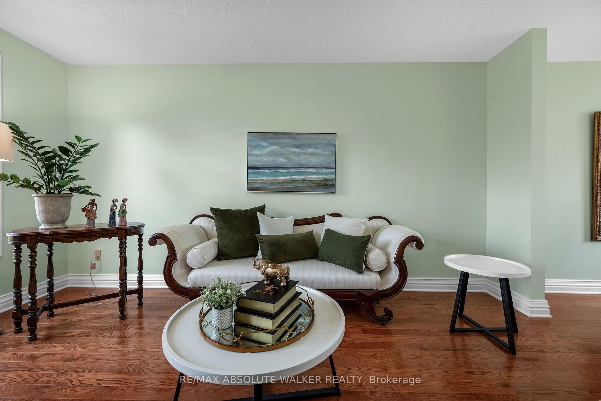 Photo 5 of 6161 Lariviere Crescent, Ottawa, Chapel Hill South - Orleans Village — HOMEH