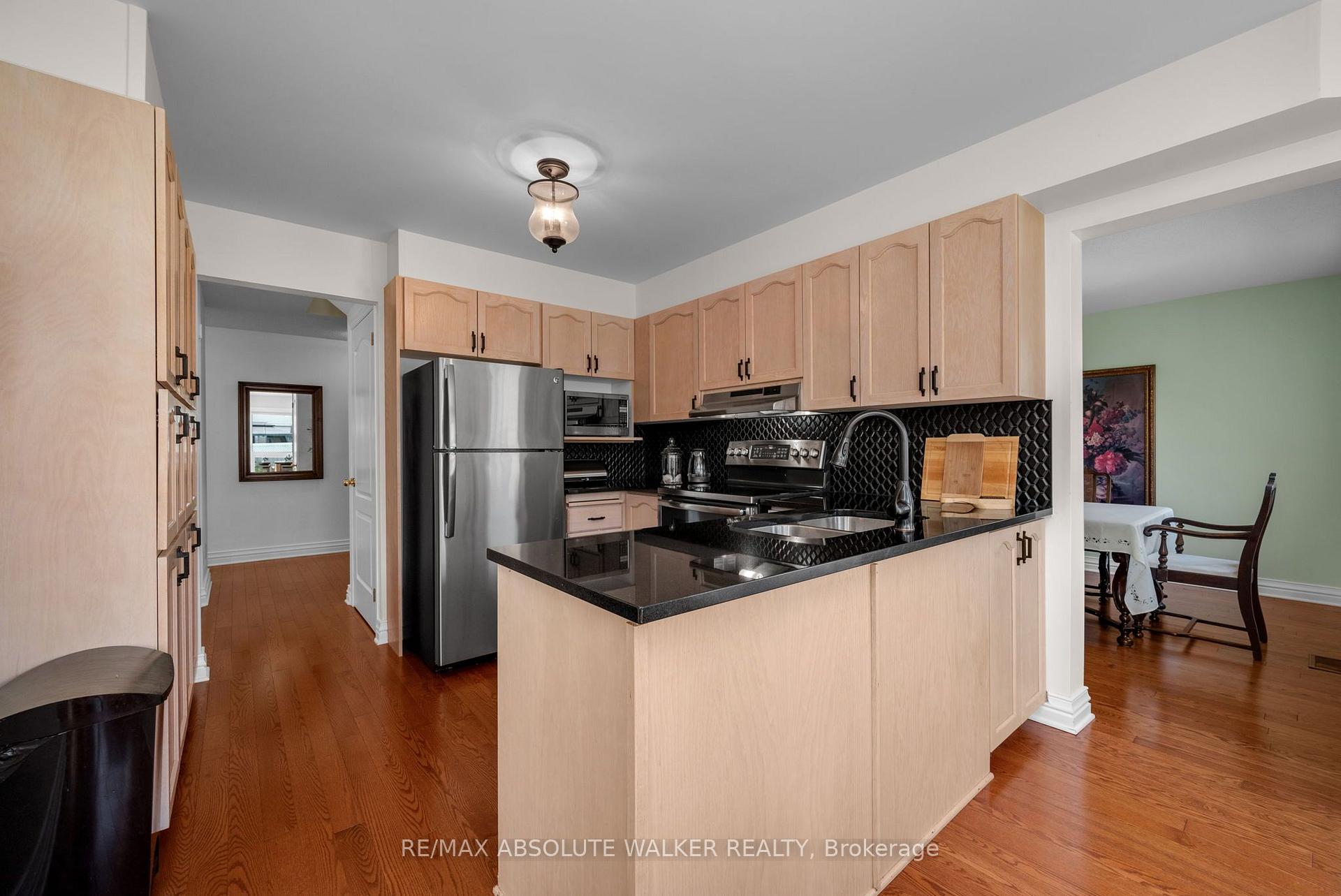Photo 10 of 6161 Lariviere Crescent, Ottawa, Chapel Hill South - Orleans Village — HOMEH