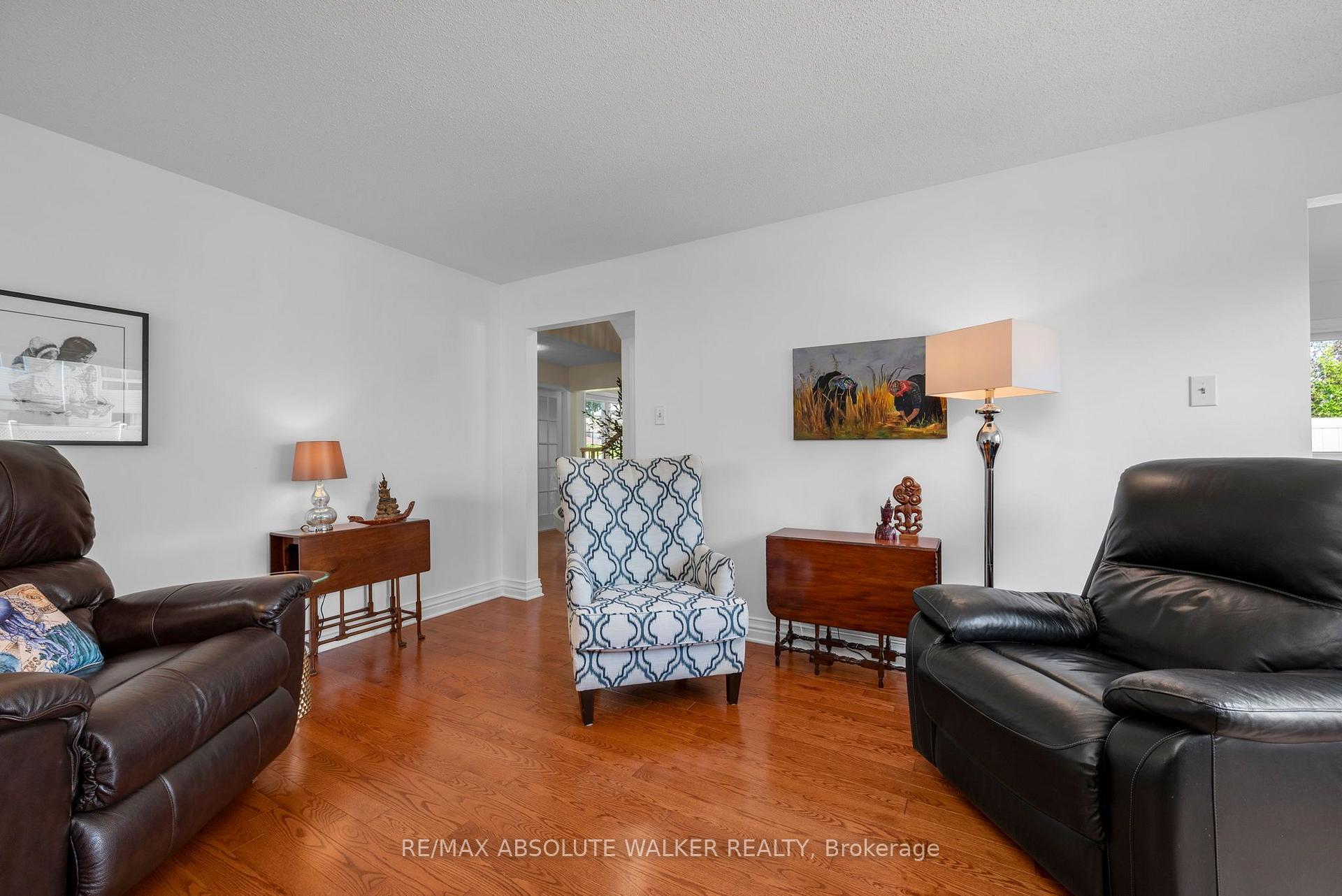 Photo 17 of 6161 Lariviere Crescent, Ottawa, Chapel Hill South - Orleans Village — HOMEH