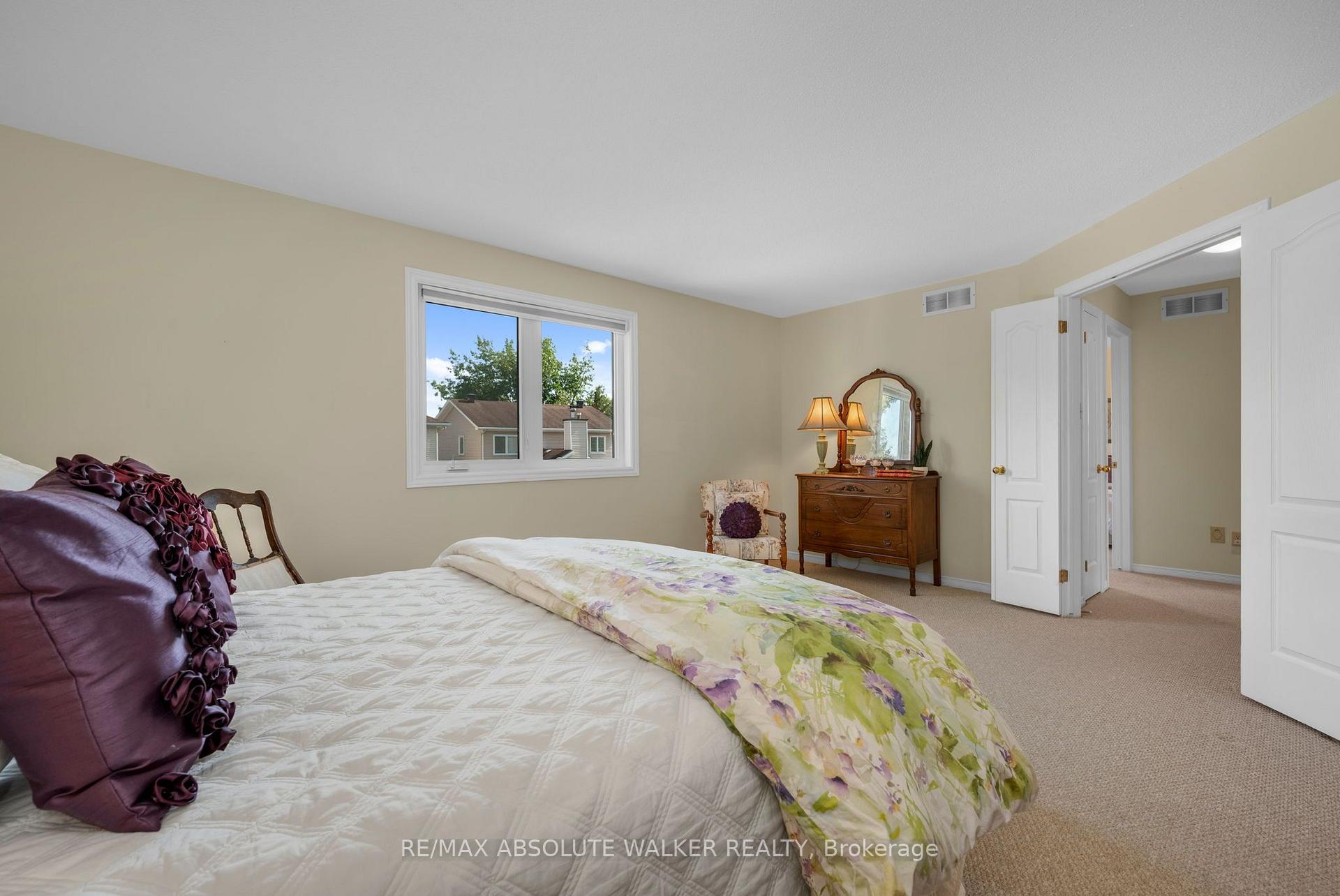 Photo 21 of 6161 Lariviere Crescent, Ottawa, Chapel Hill South - Orleans Village — HOMEH