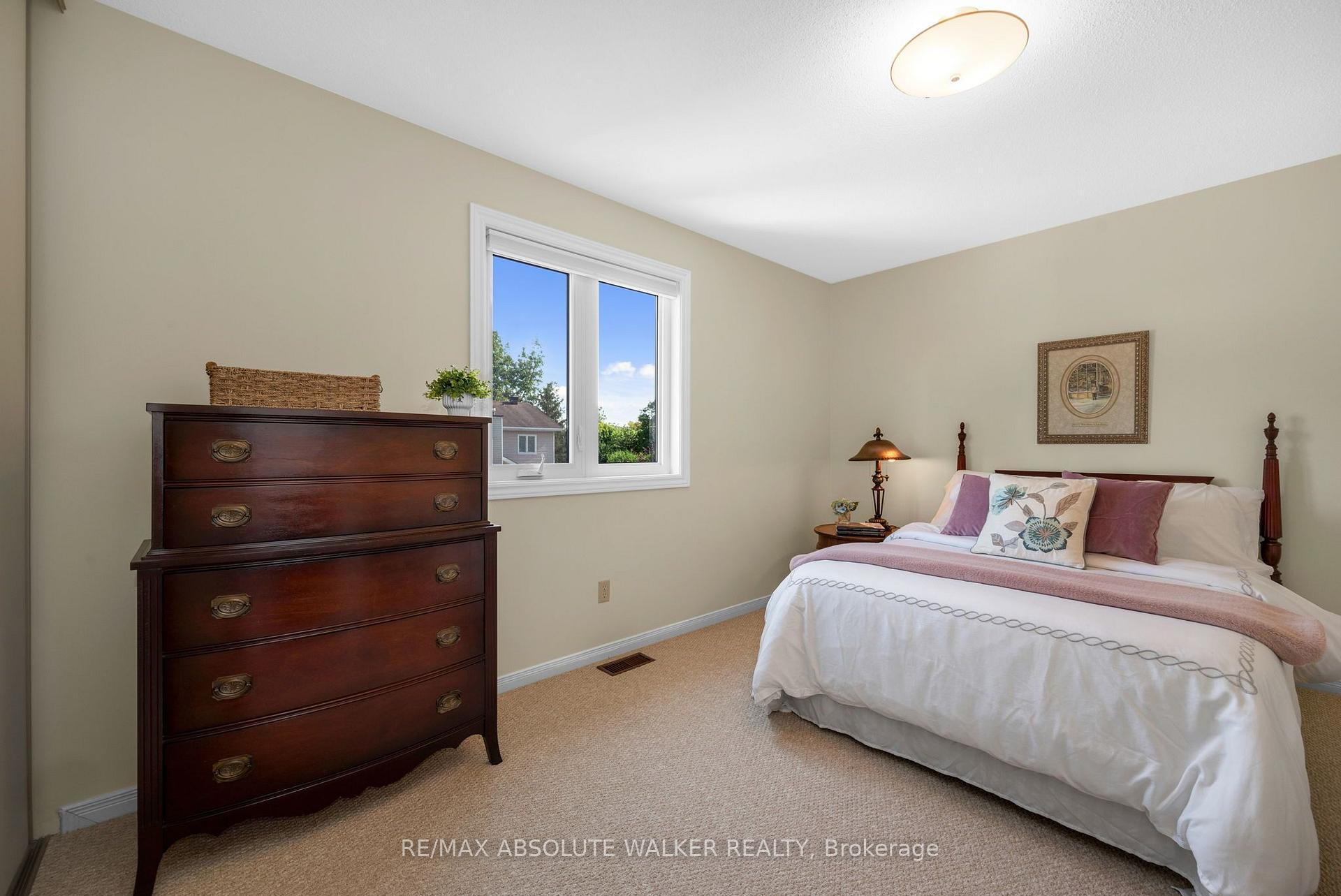 Photo 27 of 6161 Lariviere Crescent, Ottawa, Chapel Hill South - Orleans Village — HOMEH