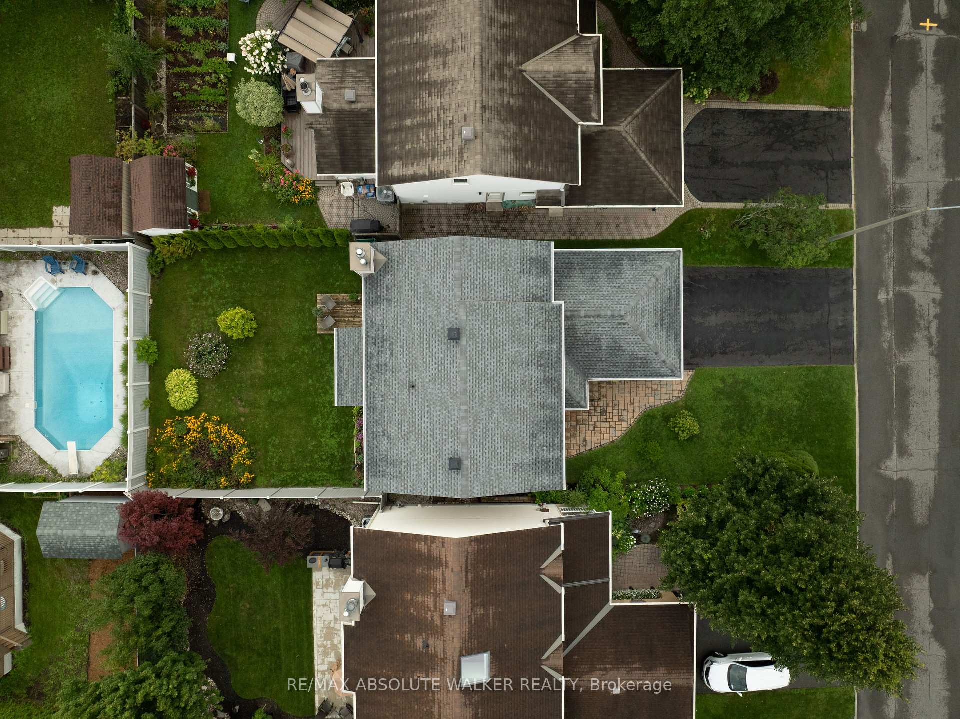 Photo 39 of 6161 Lariviere Crescent, Ottawa, Chapel Hill South - Orleans Village — HOMEH
