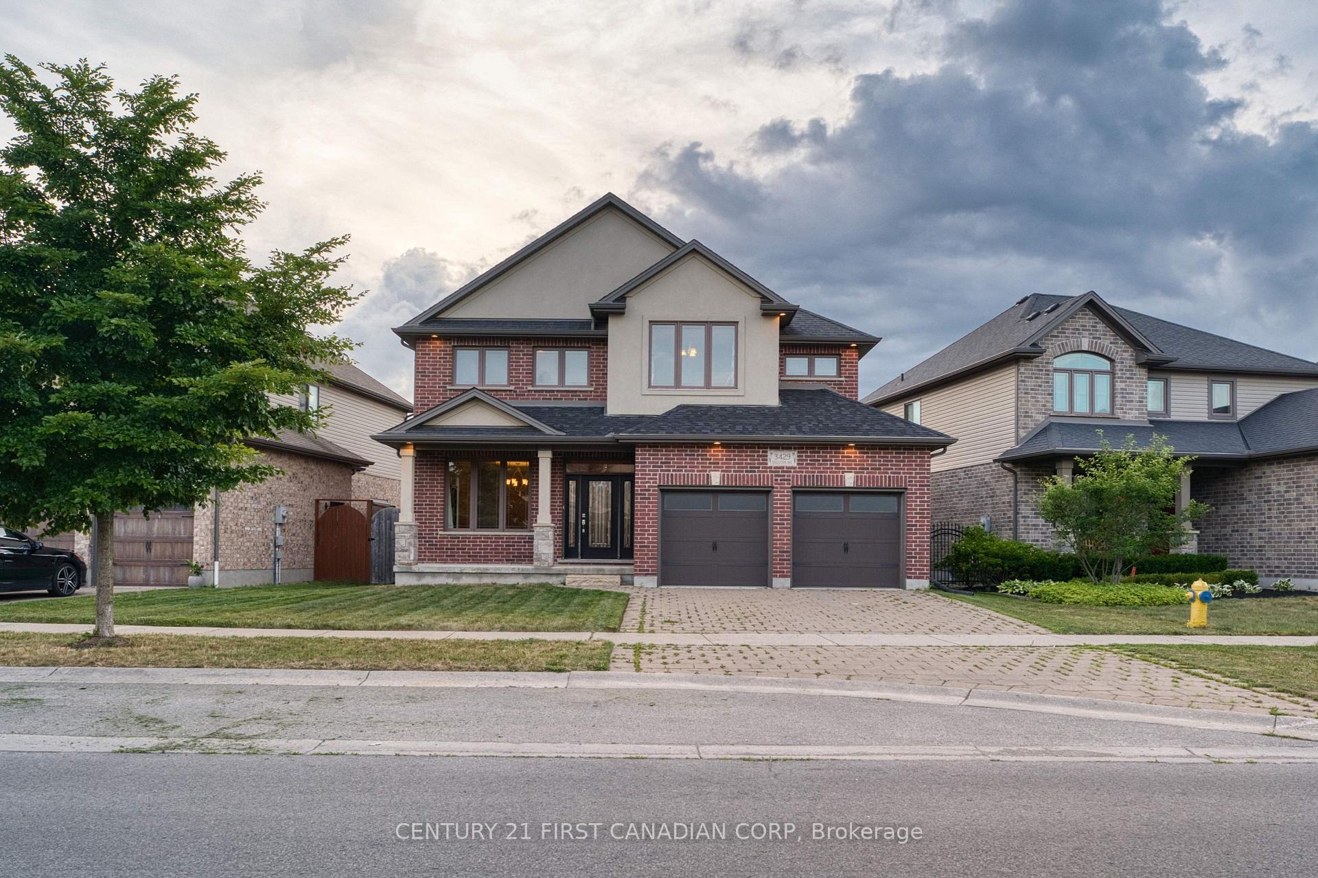 Photo 1 of 3429 Singleton Avenue, London, South V — HOMEH