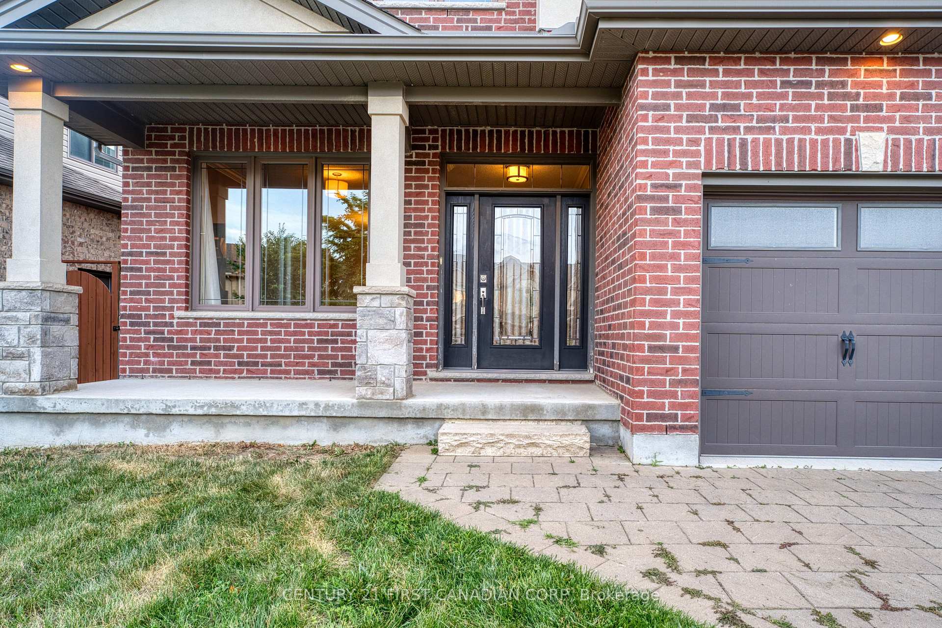 Photo 4 of 3429 Singleton Avenue, London, South V — HOMEH