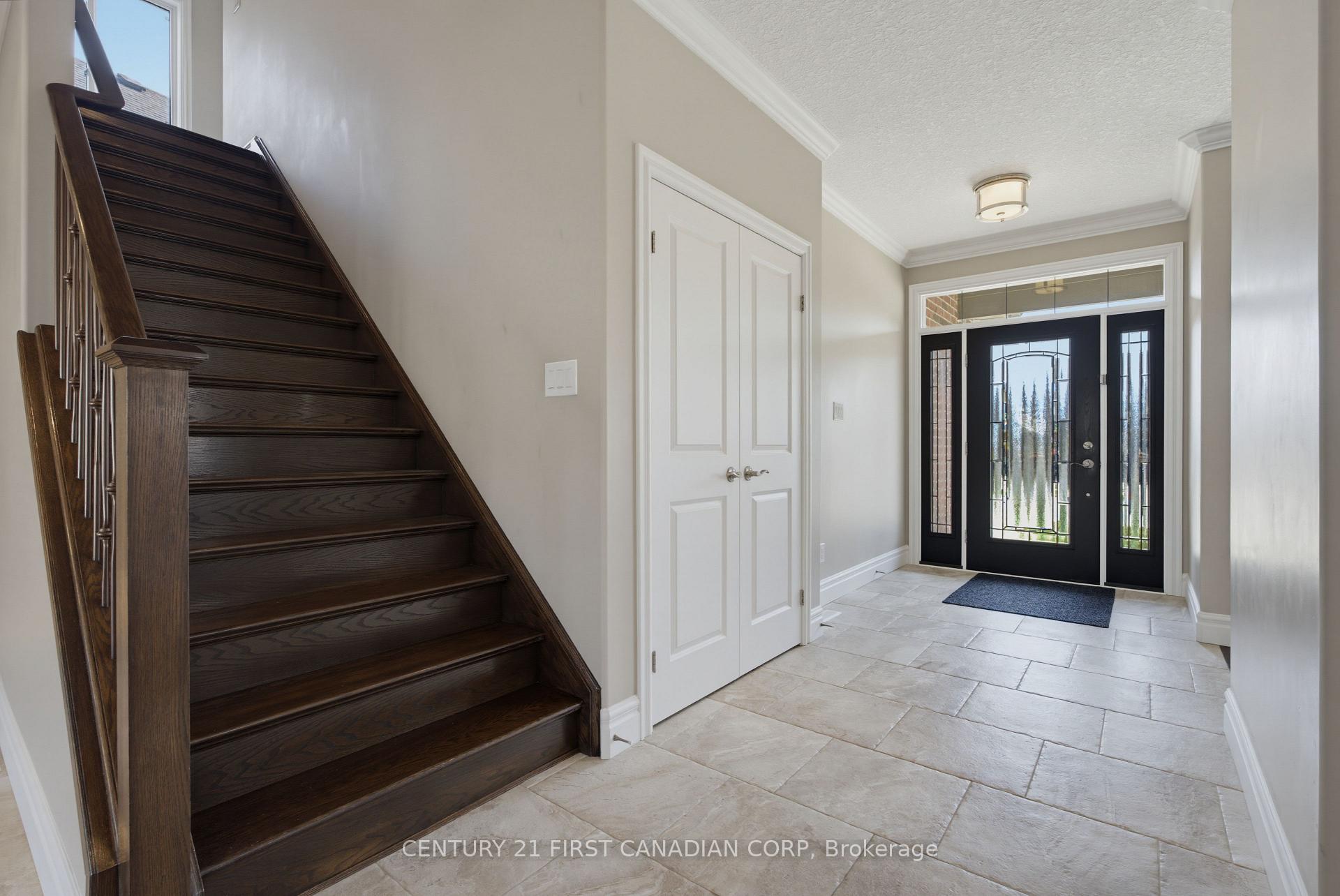 Photo 6 of 3429 Singleton Avenue, London, South V — HOMEH