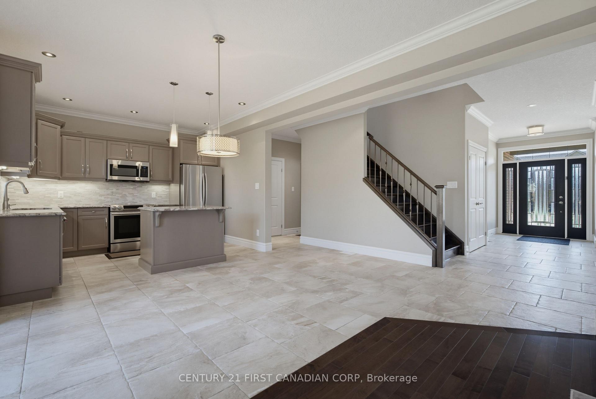 Photo 13 of 3429 Singleton Avenue, London, South V — HOMEH