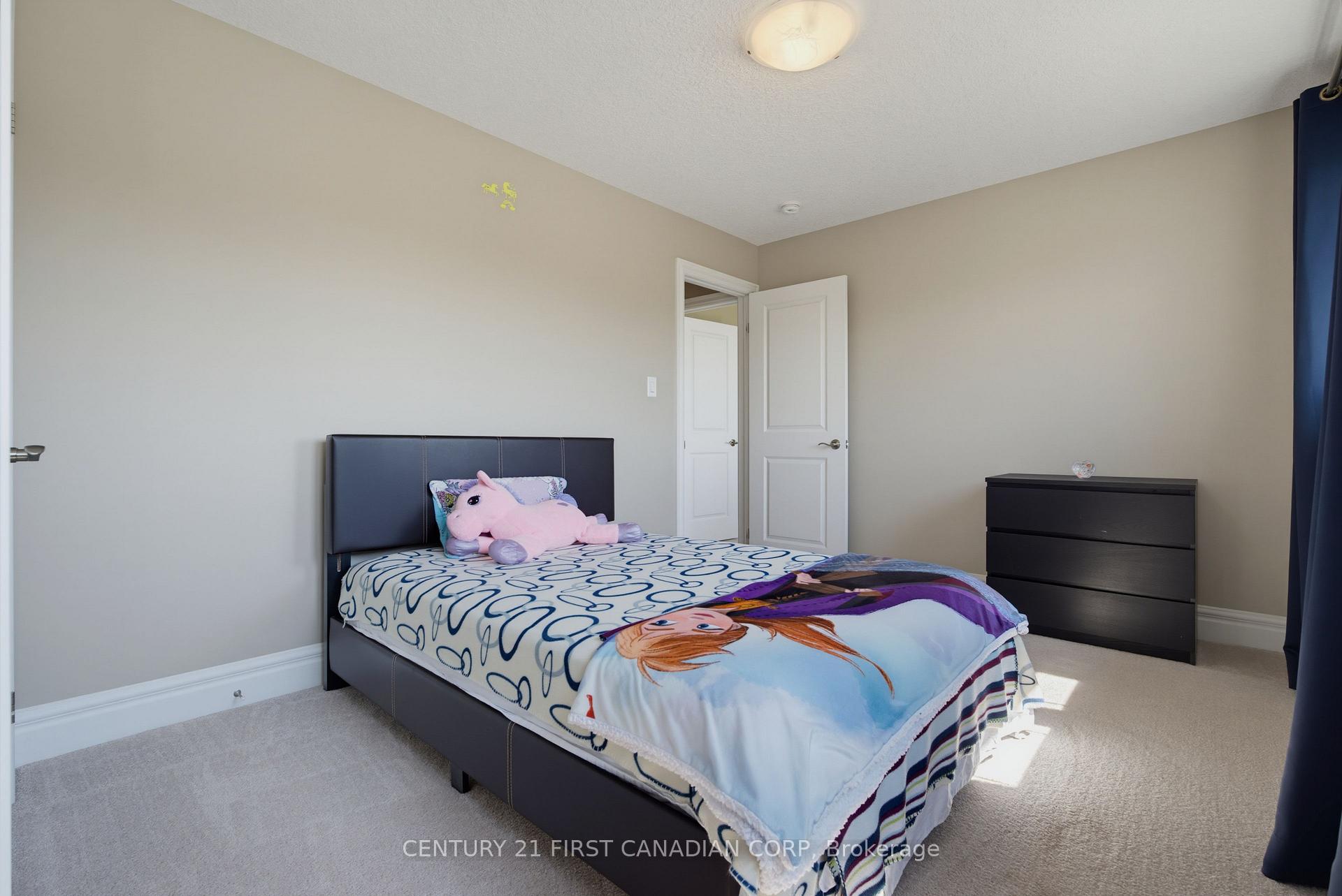 Photo 31 of 3429 Singleton Avenue, London, South V — HOMEH