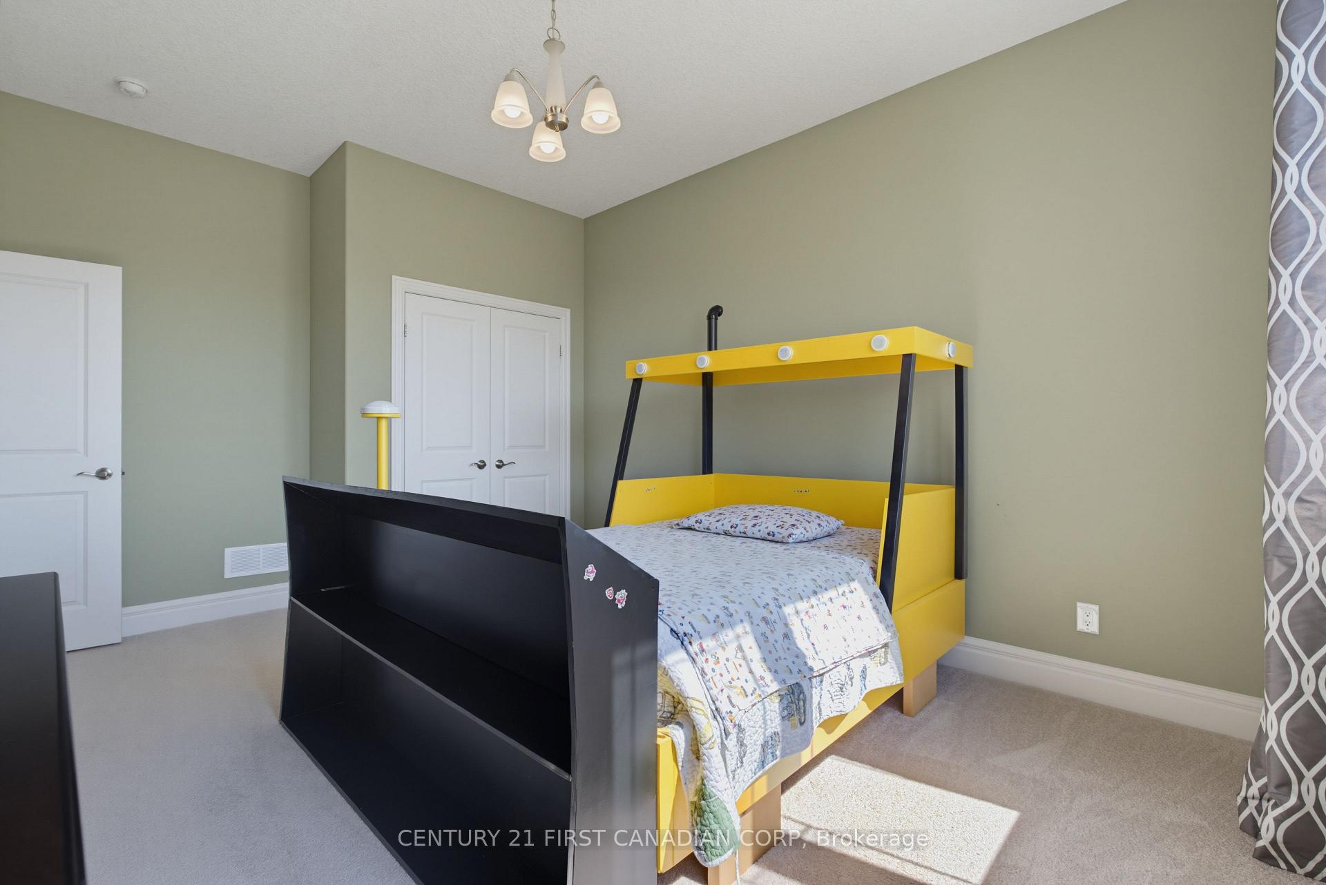 Photo 33 of 3429 Singleton Avenue, London, South V — HOMEH