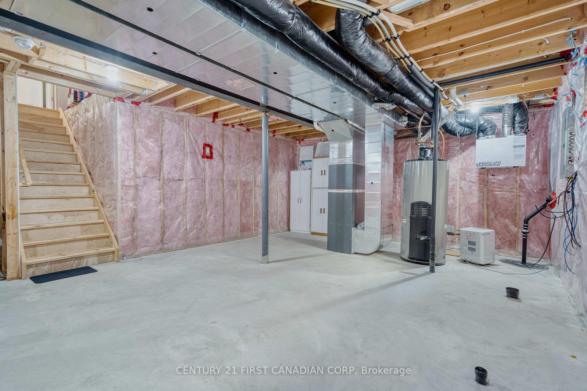 Photo 36 of 3429 Singleton Avenue, London, South V — HOMEH