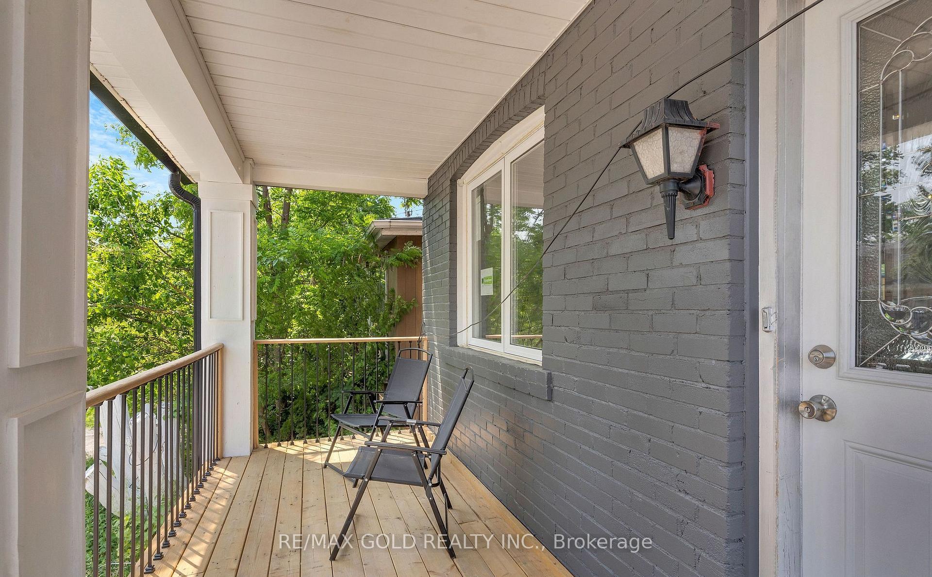 Photo 3 of 8 Fairglen Crescent, North York, Humberlea-Pelmo Park — HOMEH
