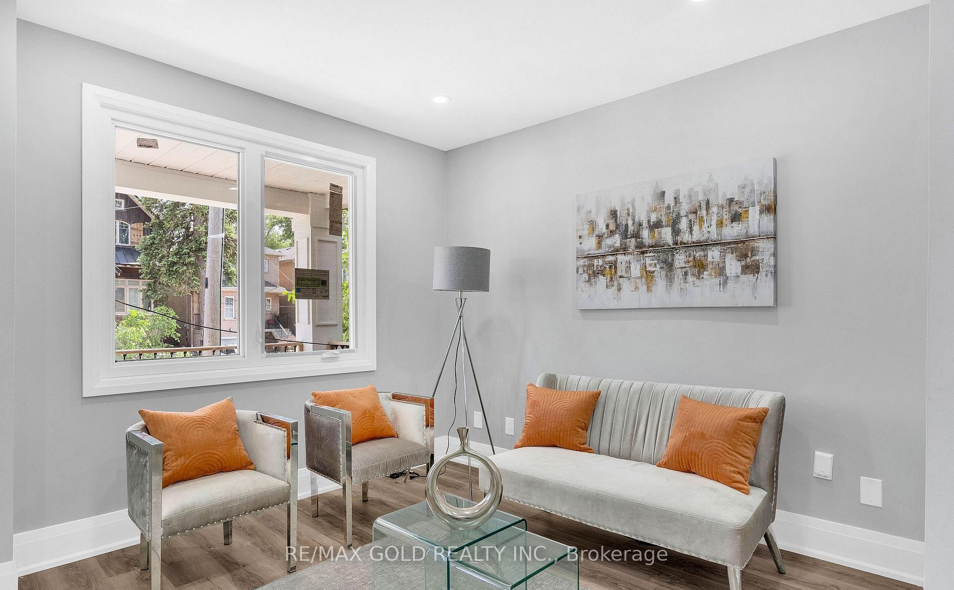 Photo 8 of 8 Fairglen Crescent, North York, Humberlea-Pelmo Park — HOMEH