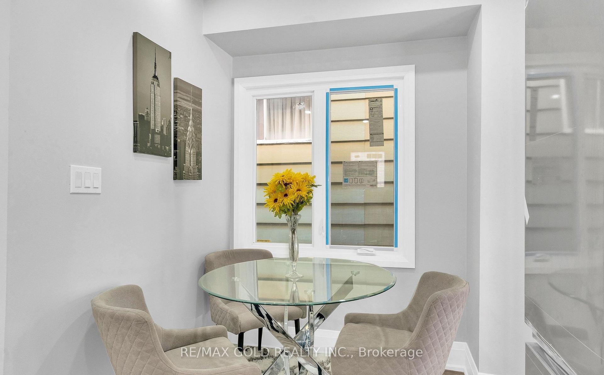 Photo 16 of 8 Fairglen Crescent, North York, Humberlea-Pelmo Park — HOMEH