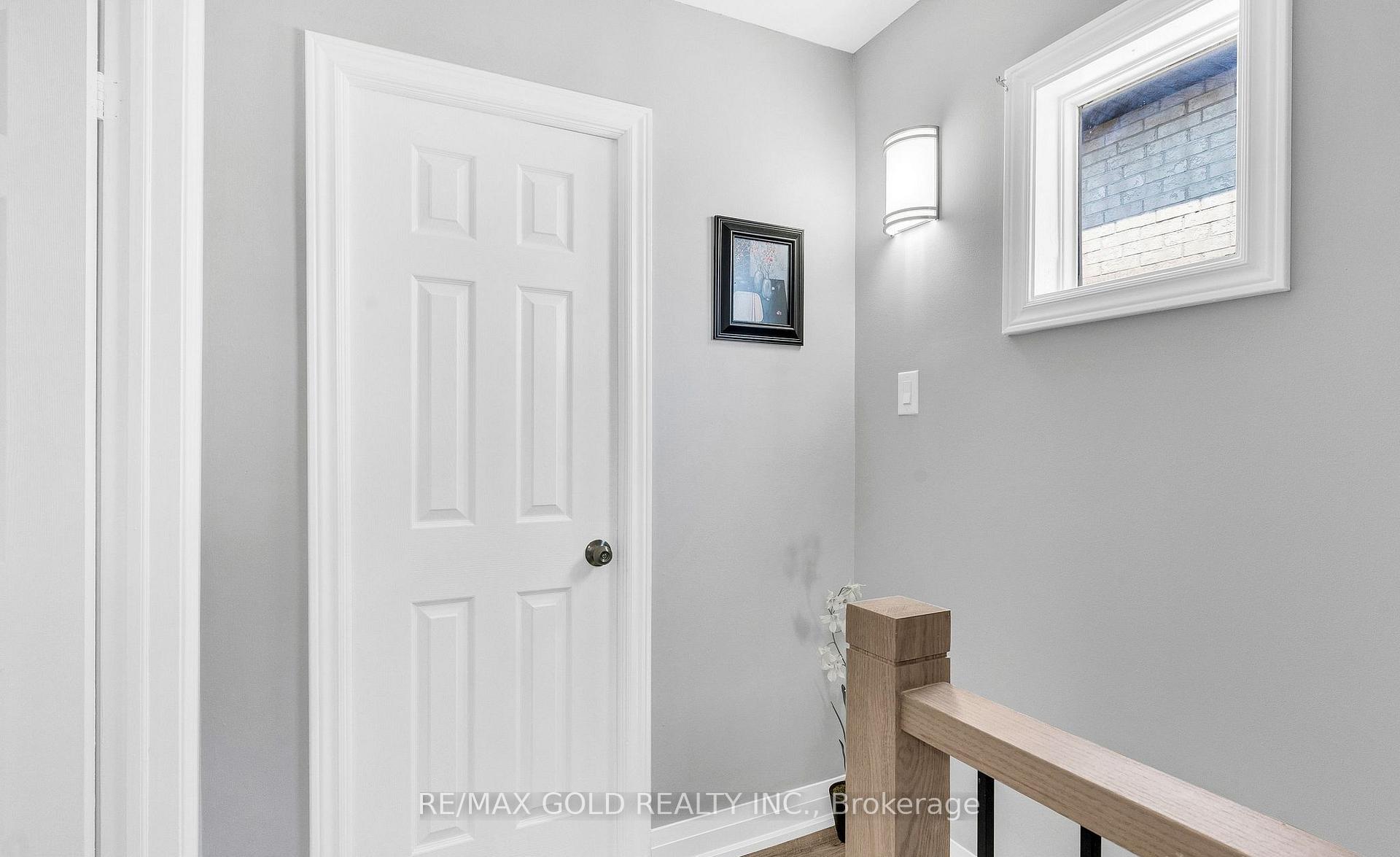 Photo 18 of 8 Fairglen Crescent, North York, Humberlea-Pelmo Park — HOMEH