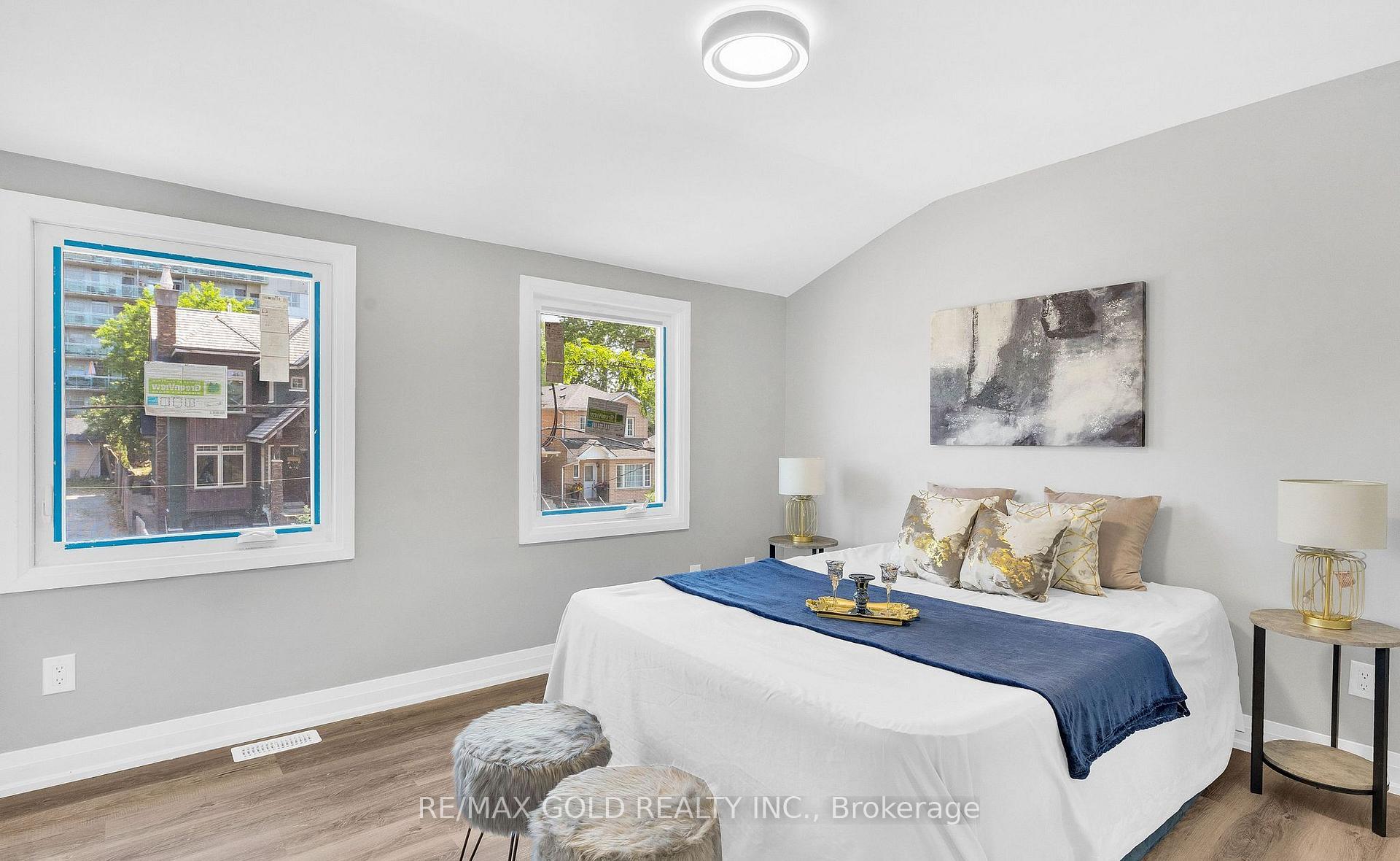 Photo 20 of 8 Fairglen Crescent, North York, Humberlea-Pelmo Park — HOMEH