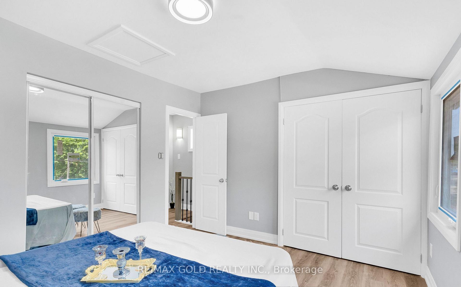 Photo 21 of 8 Fairglen Crescent, North York, Humberlea-Pelmo Park — HOMEH