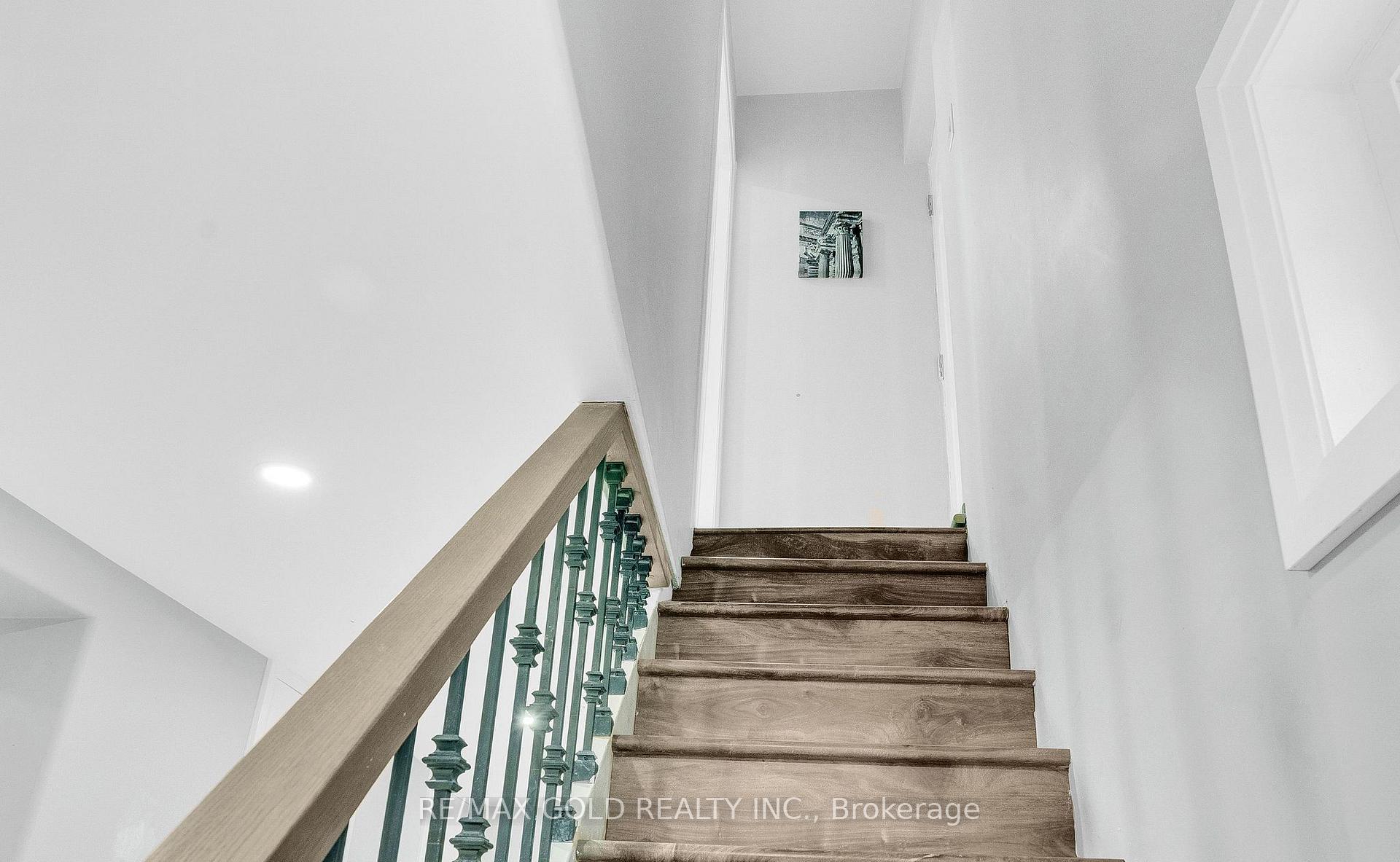 Photo 28 of 8 Fairglen Crescent, North York, Humberlea-Pelmo Park — HOMEH