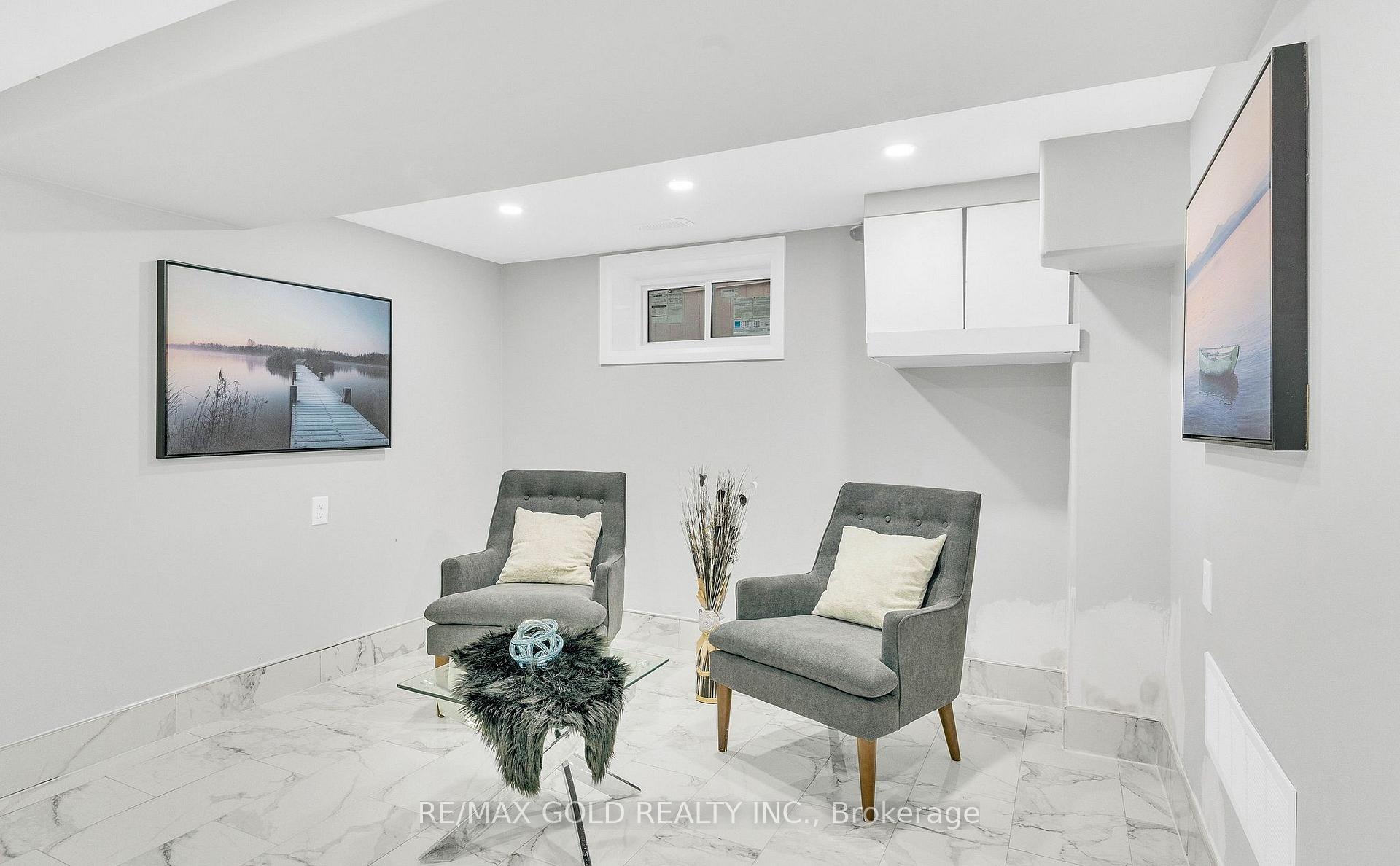 Photo 30 of 8 Fairglen Crescent, North York, Humberlea-Pelmo Park — HOMEH