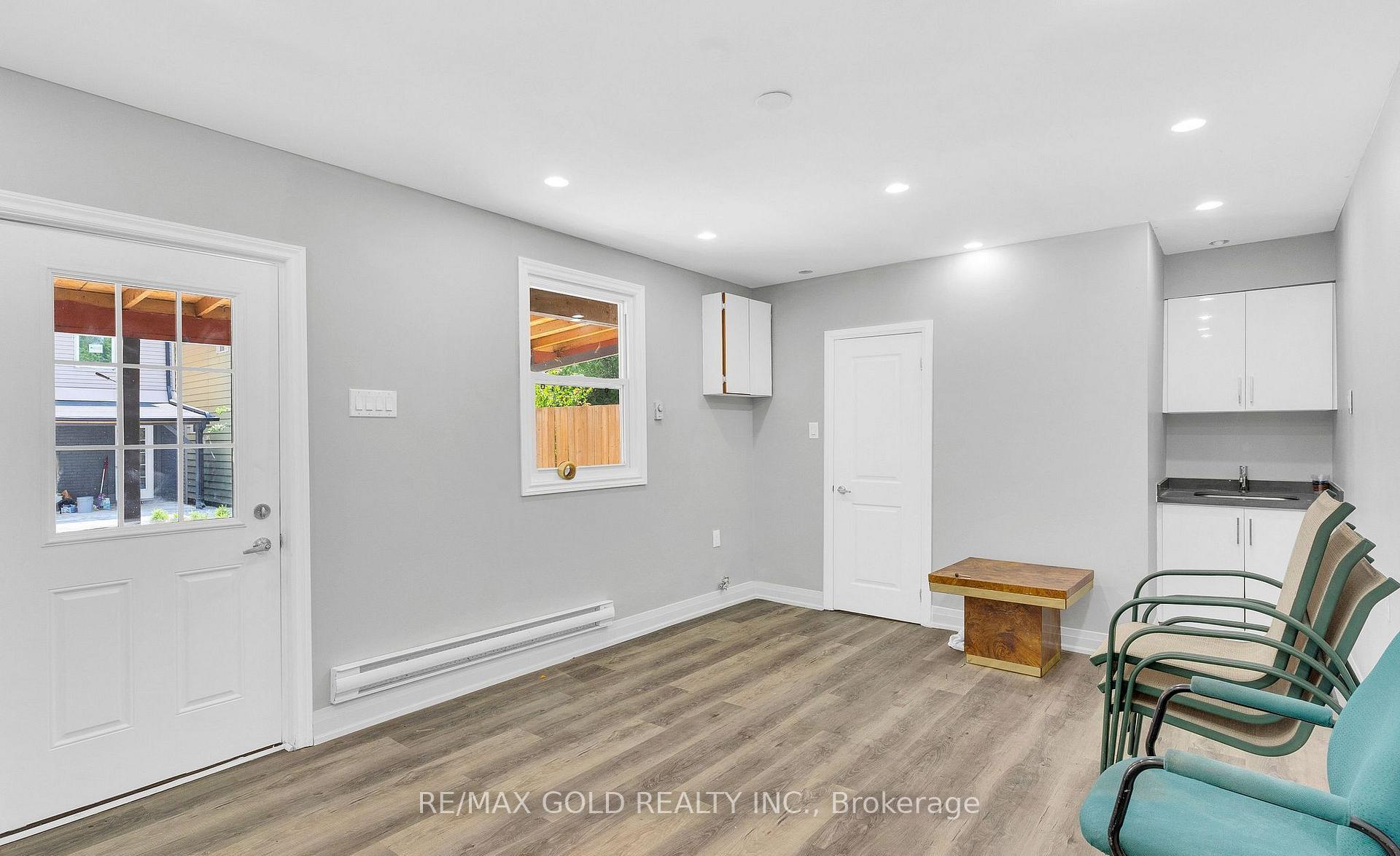 Photo 39 of 8 Fairglen Crescent, North York, Humberlea-Pelmo Park — HOMEH