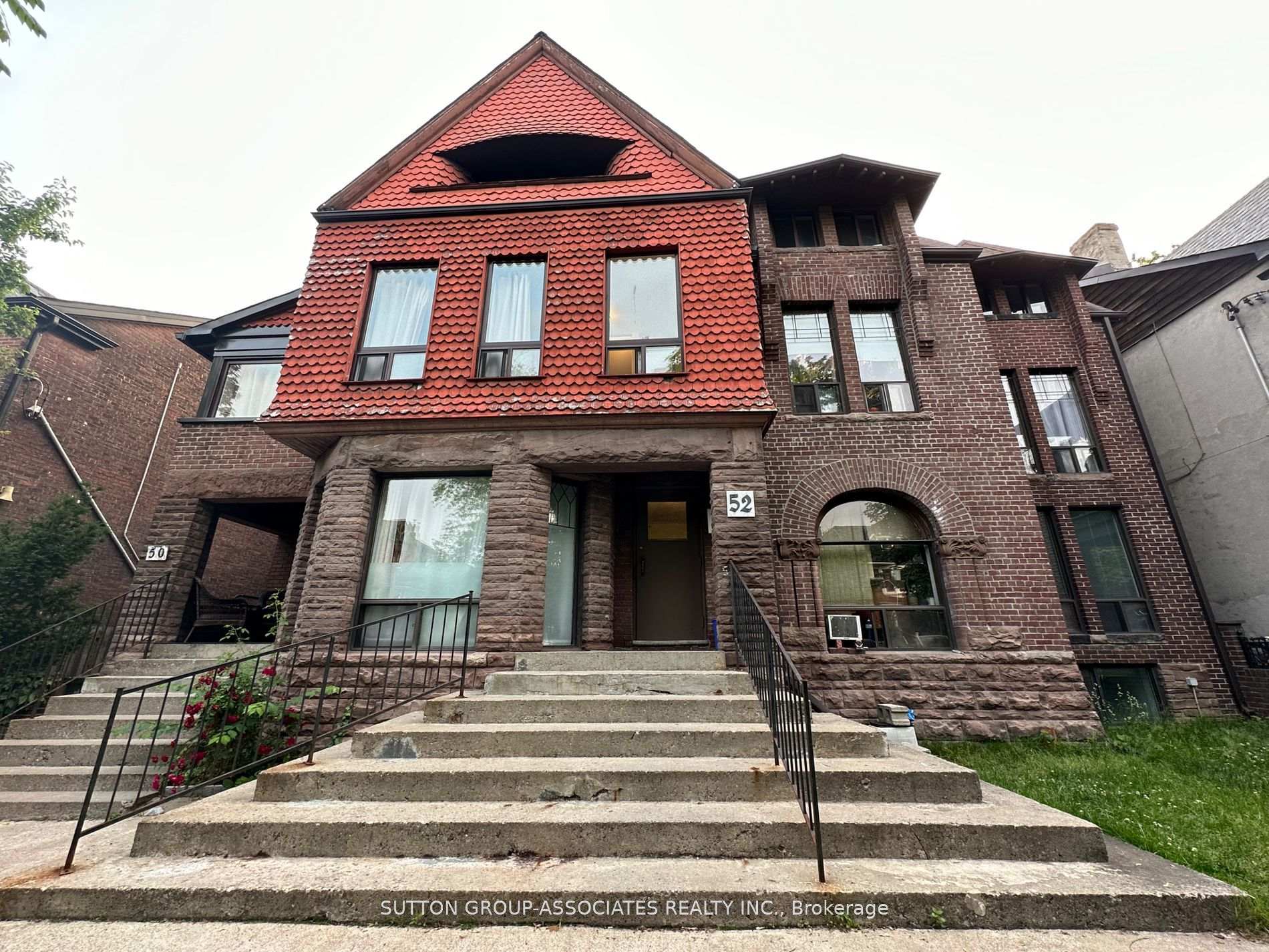 Front of Unit 407, 52 Metcalfe Street