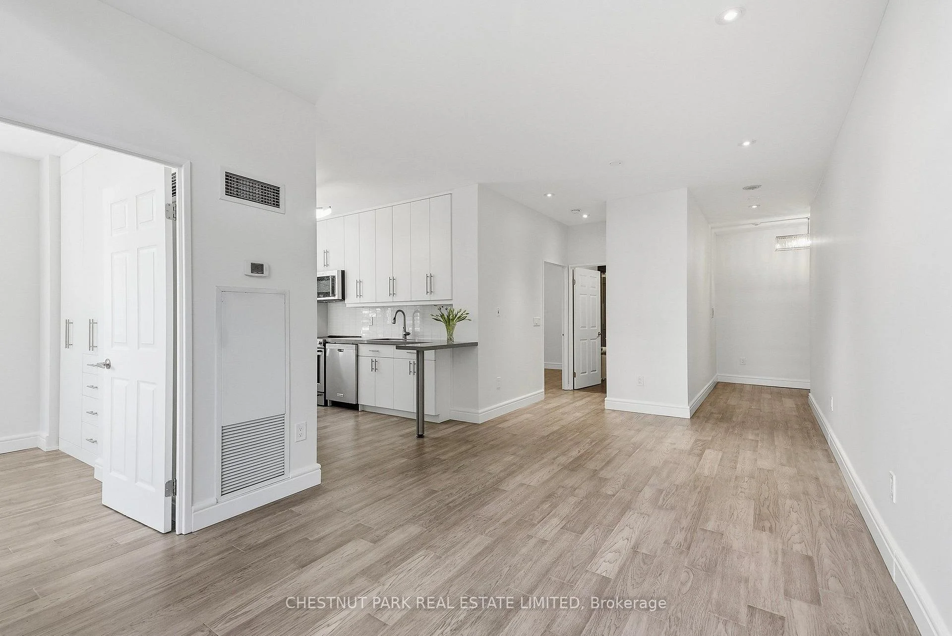 Photo 4 of Unit 115, 225 Merton Street, Toronto, Mount Pleasant West — HOMEH