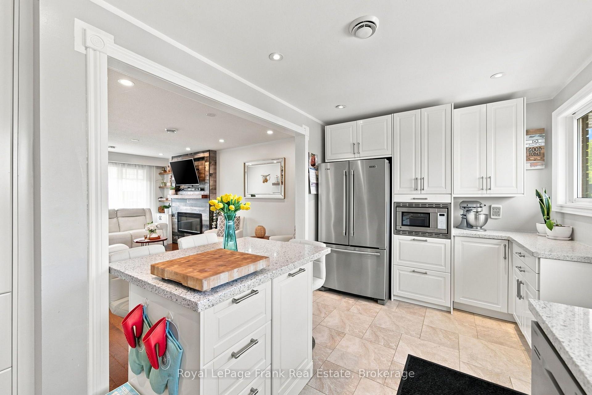 Photo 13 of 317 Dwight Avenue, Oshawa, Lakeview — HOMEH