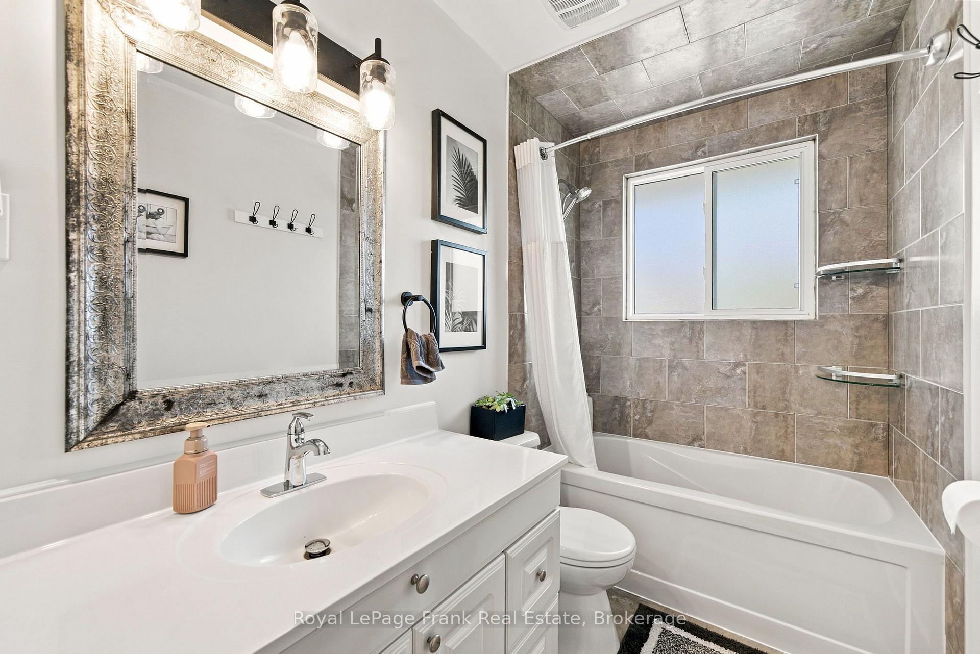 Photo 23 of 317 Dwight Avenue, Oshawa, Lakeview — HOMEH
