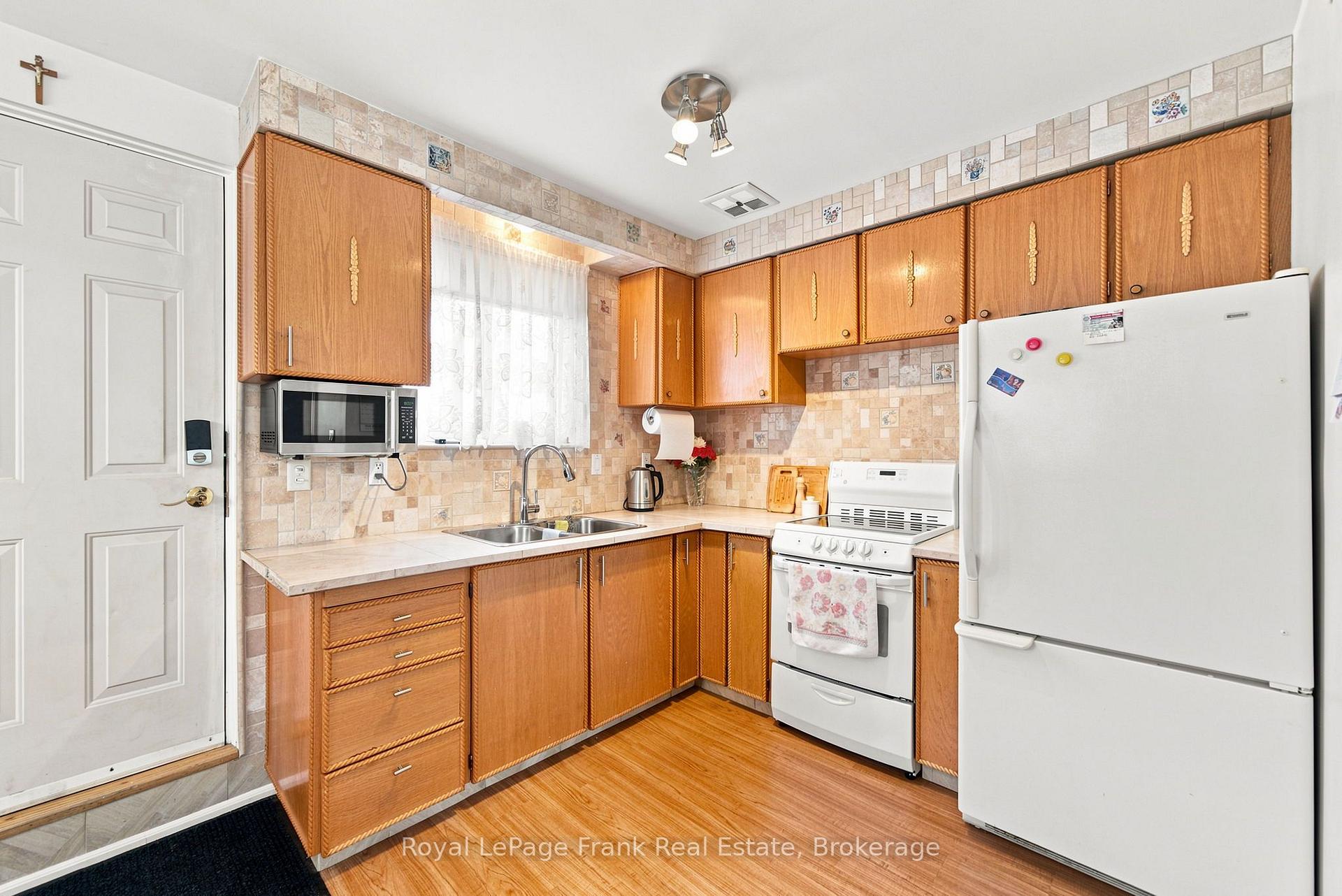 Photo 28 of 317 Dwight Avenue, Oshawa, Lakeview — HOMEH