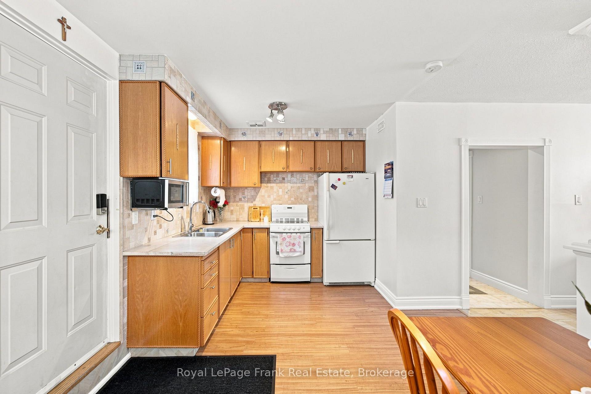 Photo 29 of 317 Dwight Avenue, Oshawa, Lakeview — HOMEH