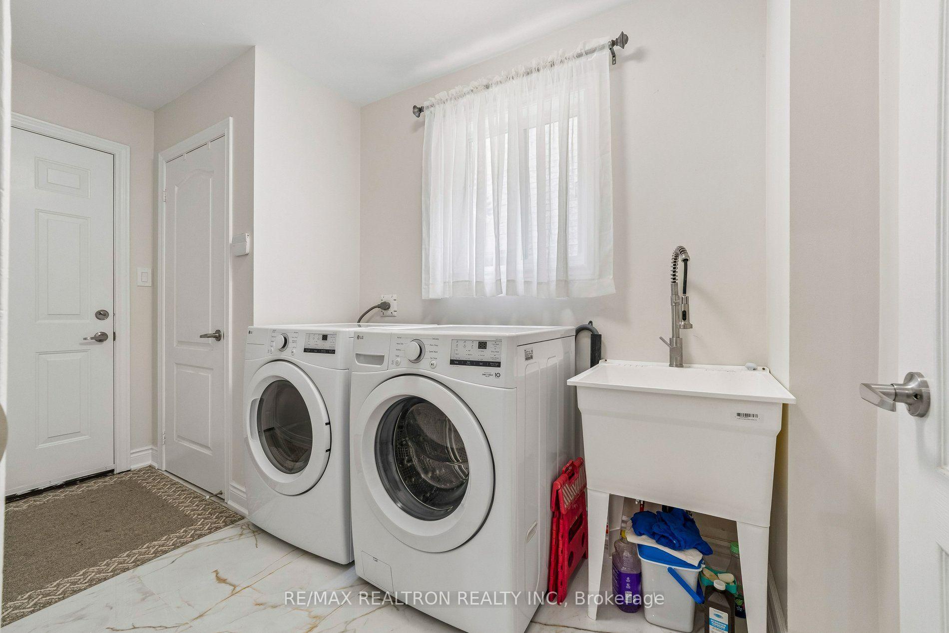 Photo 21 of 194 Robert Adams Drive, Clarington, Courtice — HOMEH