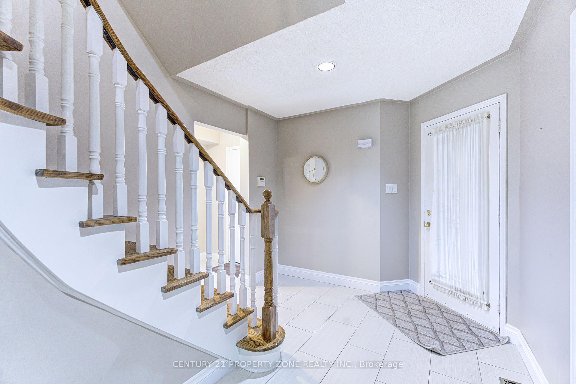 Photo 7 of 4 Compton Court, Caledon, Bolton East — HOMEH