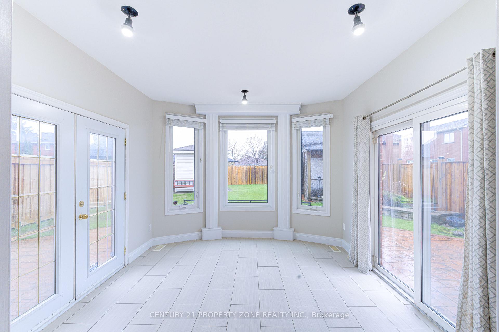 Photo 16 of 4 Compton Court, Caledon, Bolton East — HOMEH