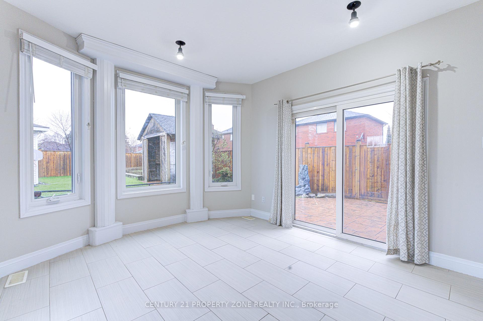 Photo 17 of 4 Compton Court, Caledon, Bolton East — HOMEH