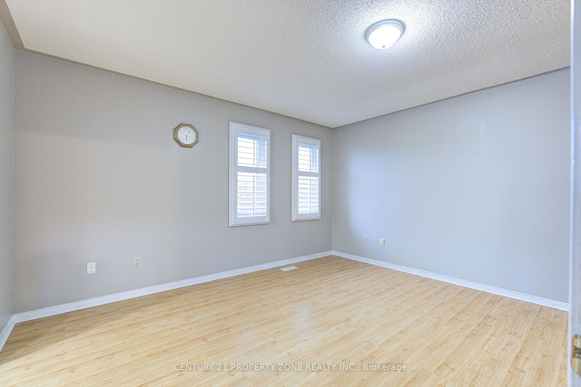 Photo 21 of 4 Compton Court, Caledon, Bolton East — HOMEH