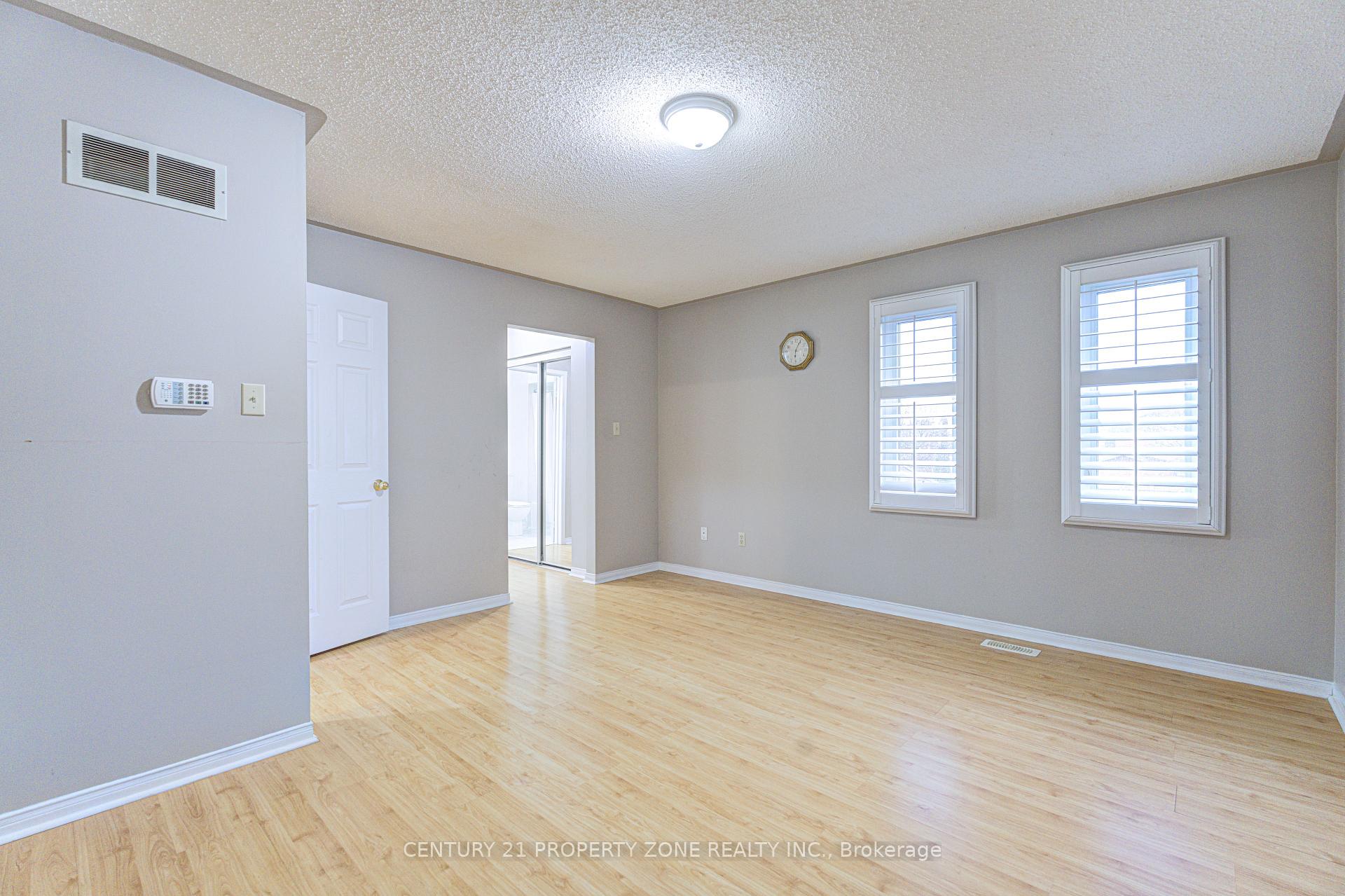 Photo 23 of 4 Compton Court, Caledon, Bolton East — HOMEH