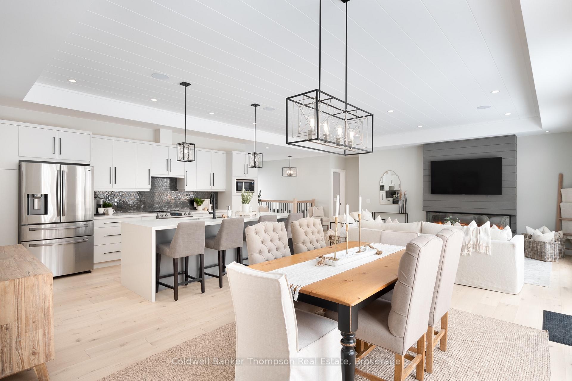 Photo 15 of 14 Mackenzie Drive, Huntsville — HOMEH