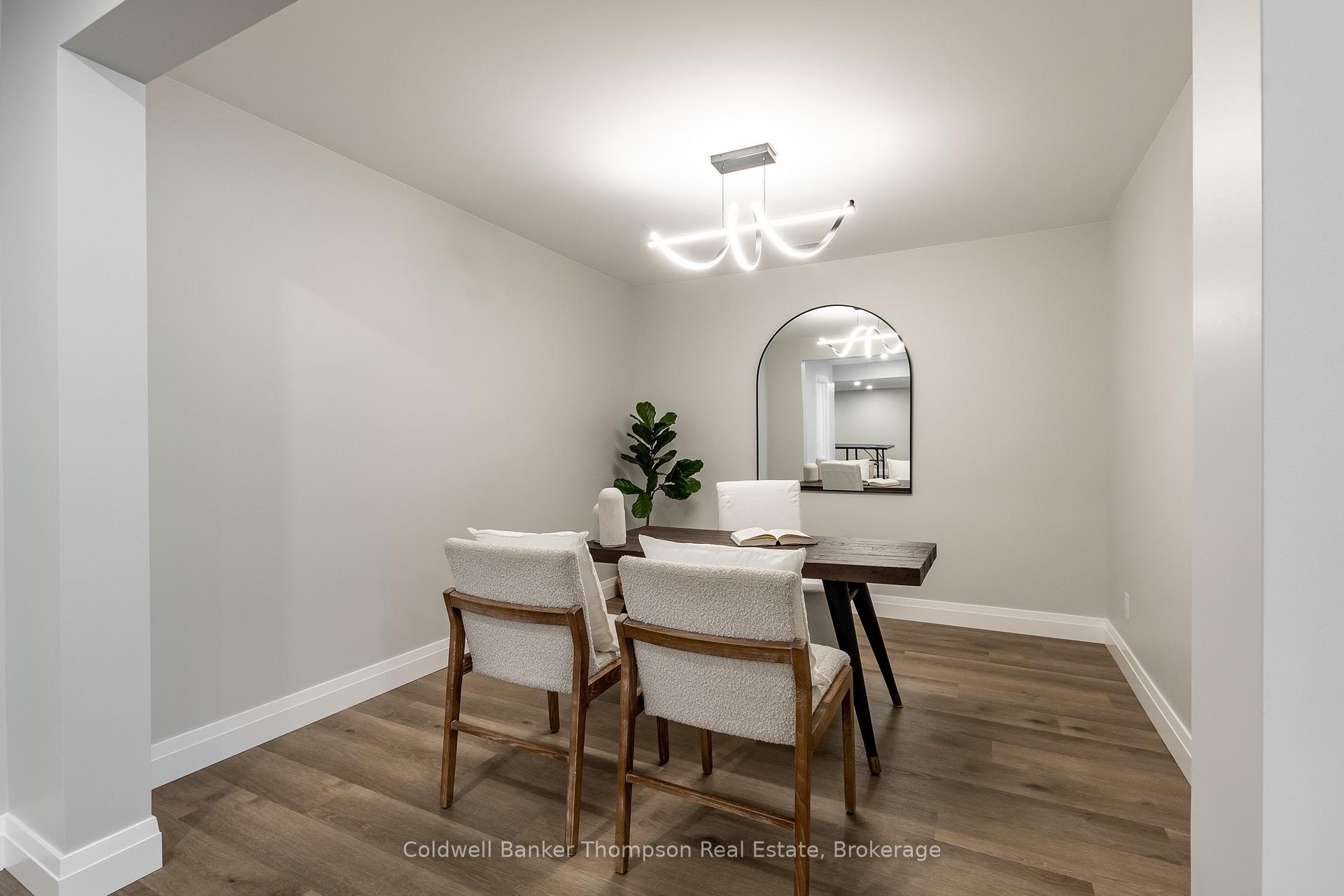 Photo 32 of 14 Mackenzie Drive, Huntsville — HOMEH