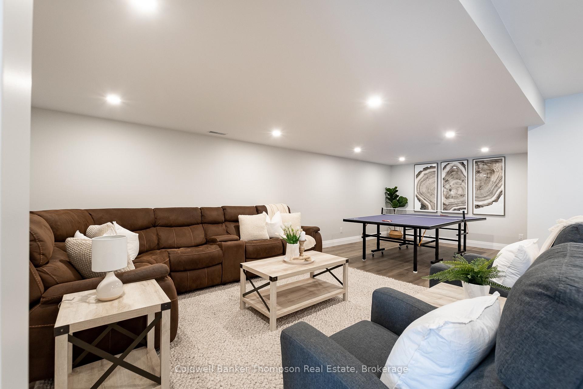 Photo 35 of 14 Mackenzie Drive, Huntsville — HOMEH