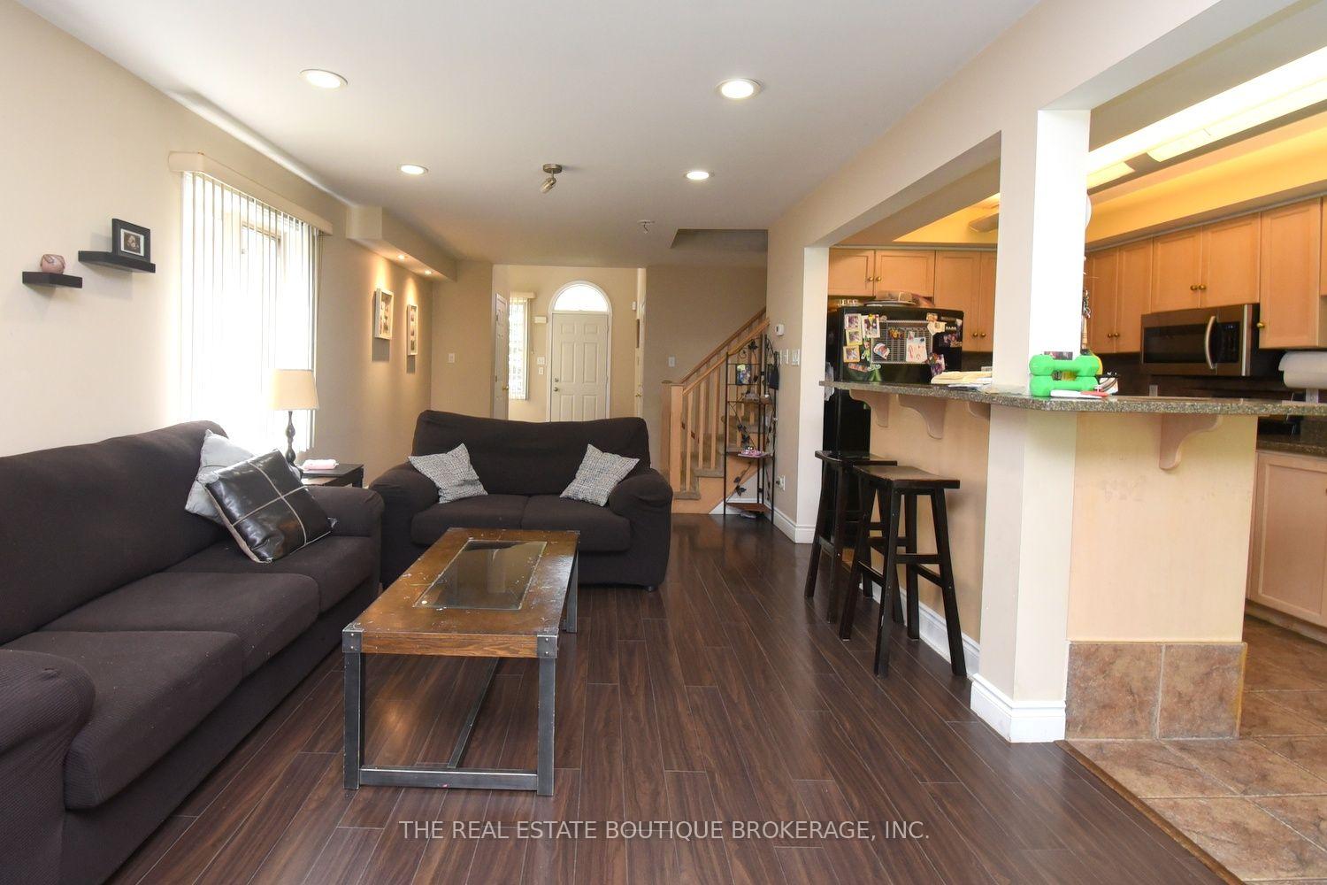 Photo 11 of 509 Southridge Drive, Hamilton, Mountview — HOMEH