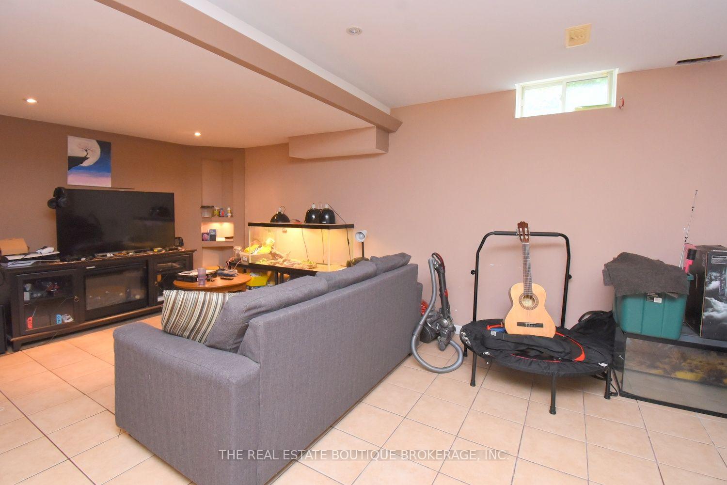 Photo 25 of 509 Southridge Drive, Hamilton, Mountview — HOMEH