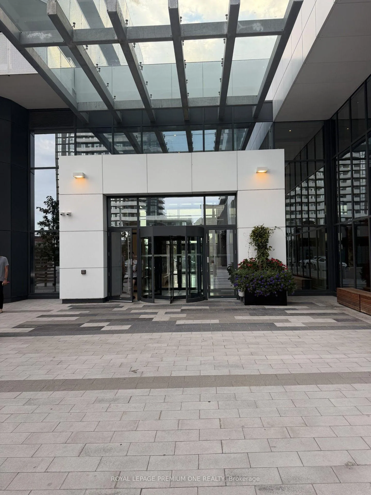 Photo 2 of Unit 1012, 195 Commerce Street, Vaughan, Vaughan Corporate Centre — HOMEH