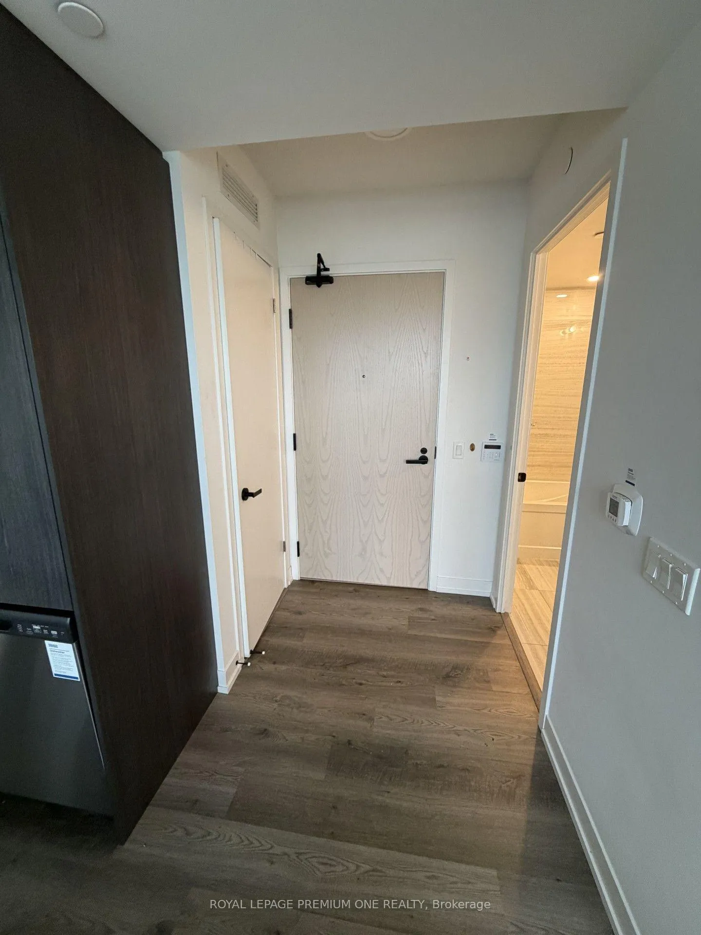 Photo 3 of Unit 1012, 195 Commerce Street, Vaughan, Vaughan Corporate Centre — HOMEH