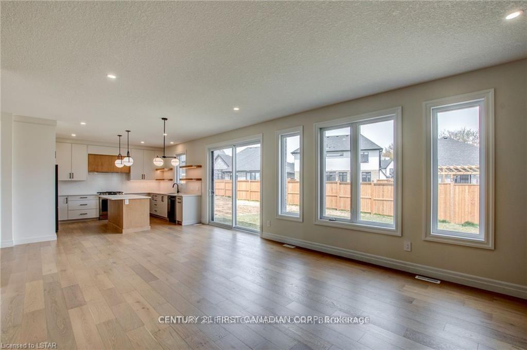 Photo 9 of 58 Aspen Circle, Thames Centre, Thorndale — HOMEH