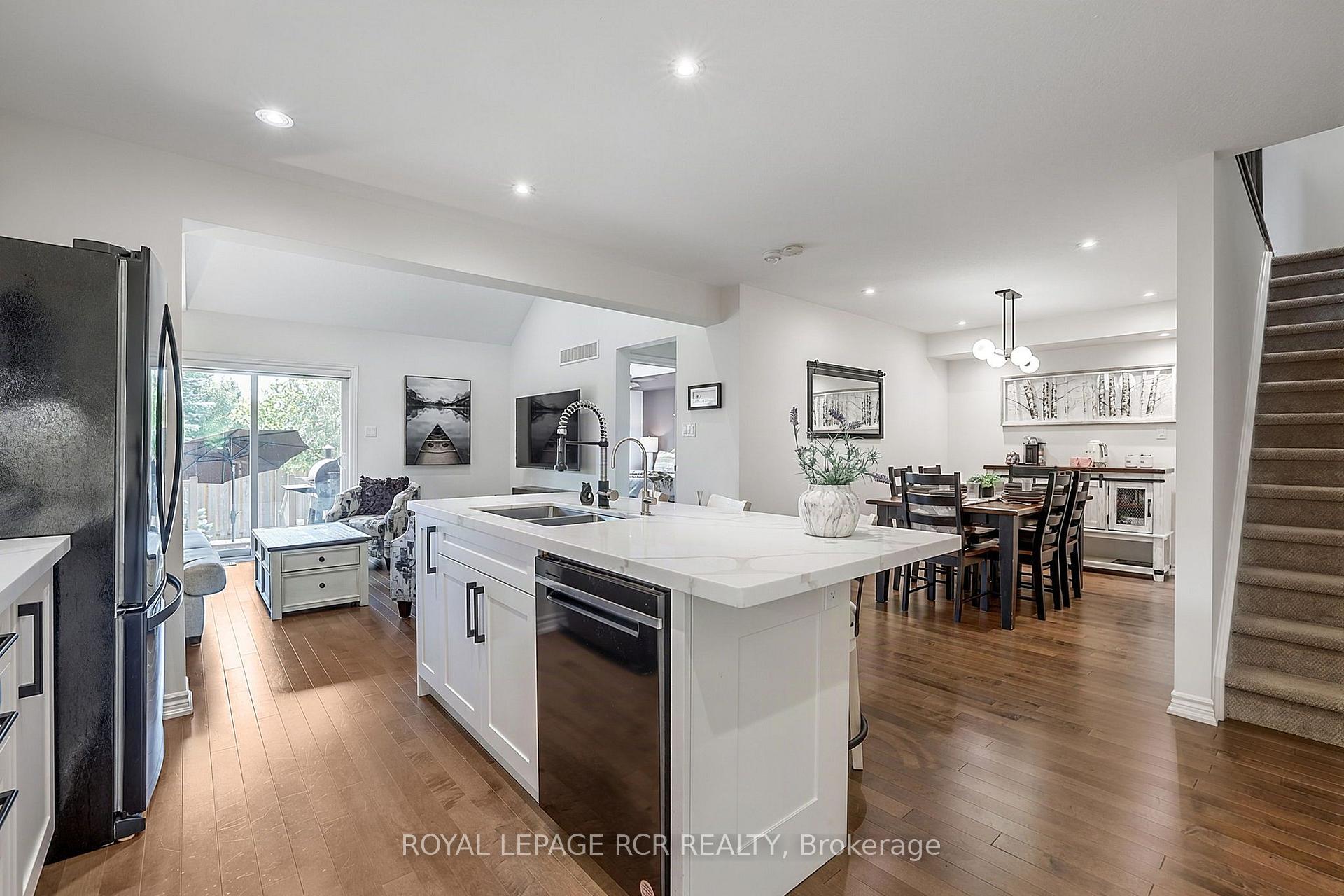 Photo 8 of 24 Westminster Crescent, Centre Wellington, Fergus — HOMEH