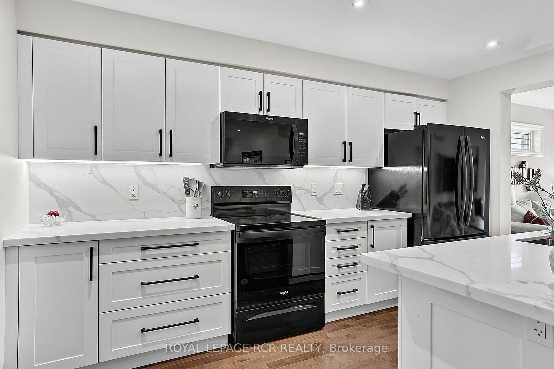 Photo 10 of 24 Westminster Crescent, Centre Wellington, Fergus — HOMEH