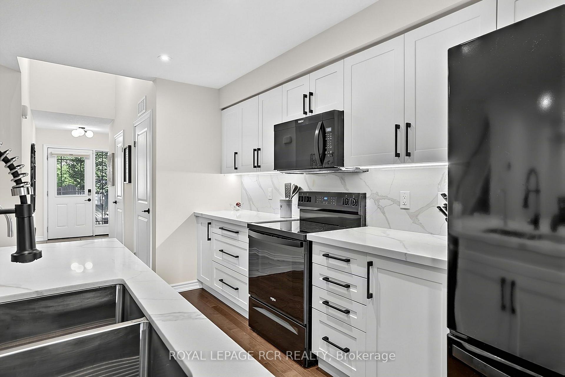 Photo 12 of 24 Westminster Crescent, Centre Wellington, Fergus — HOMEH