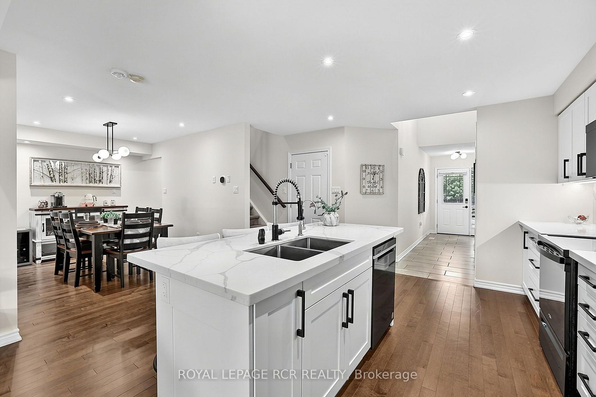 Photo 13 of 24 Westminster Crescent, Centre Wellington, Fergus — HOMEH