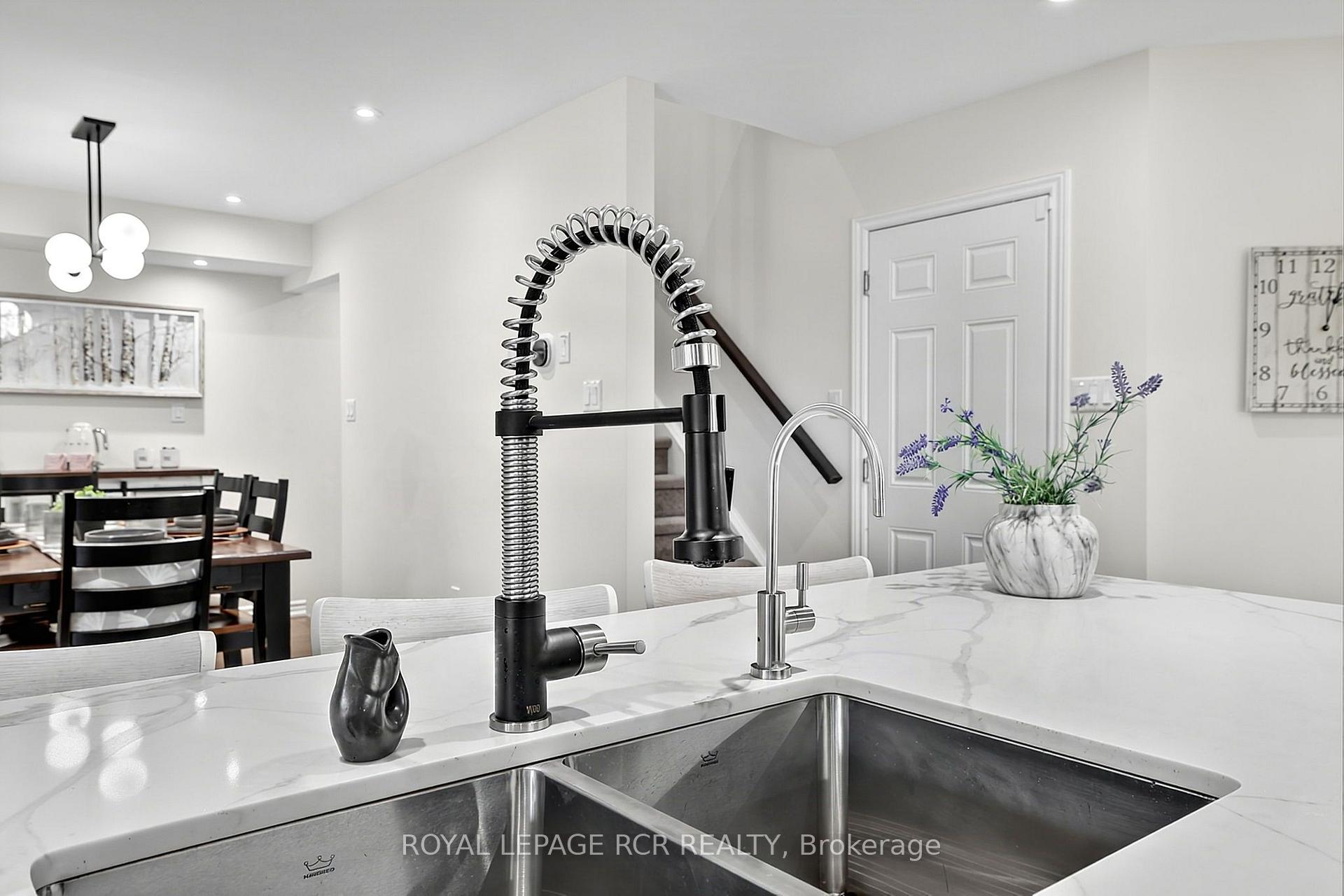 Photo 14 of 24 Westminster Crescent, Centre Wellington, Fergus — HOMEH
