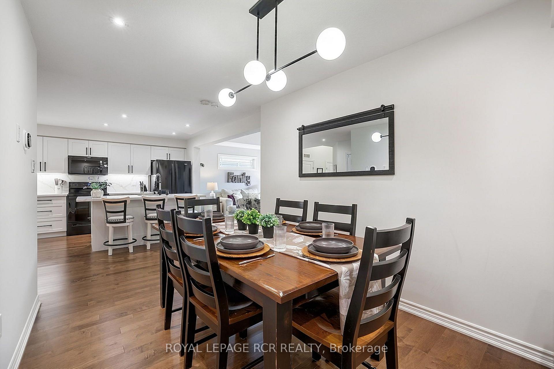 Photo 16 of 24 Westminster Crescent, Centre Wellington, Fergus — HOMEH