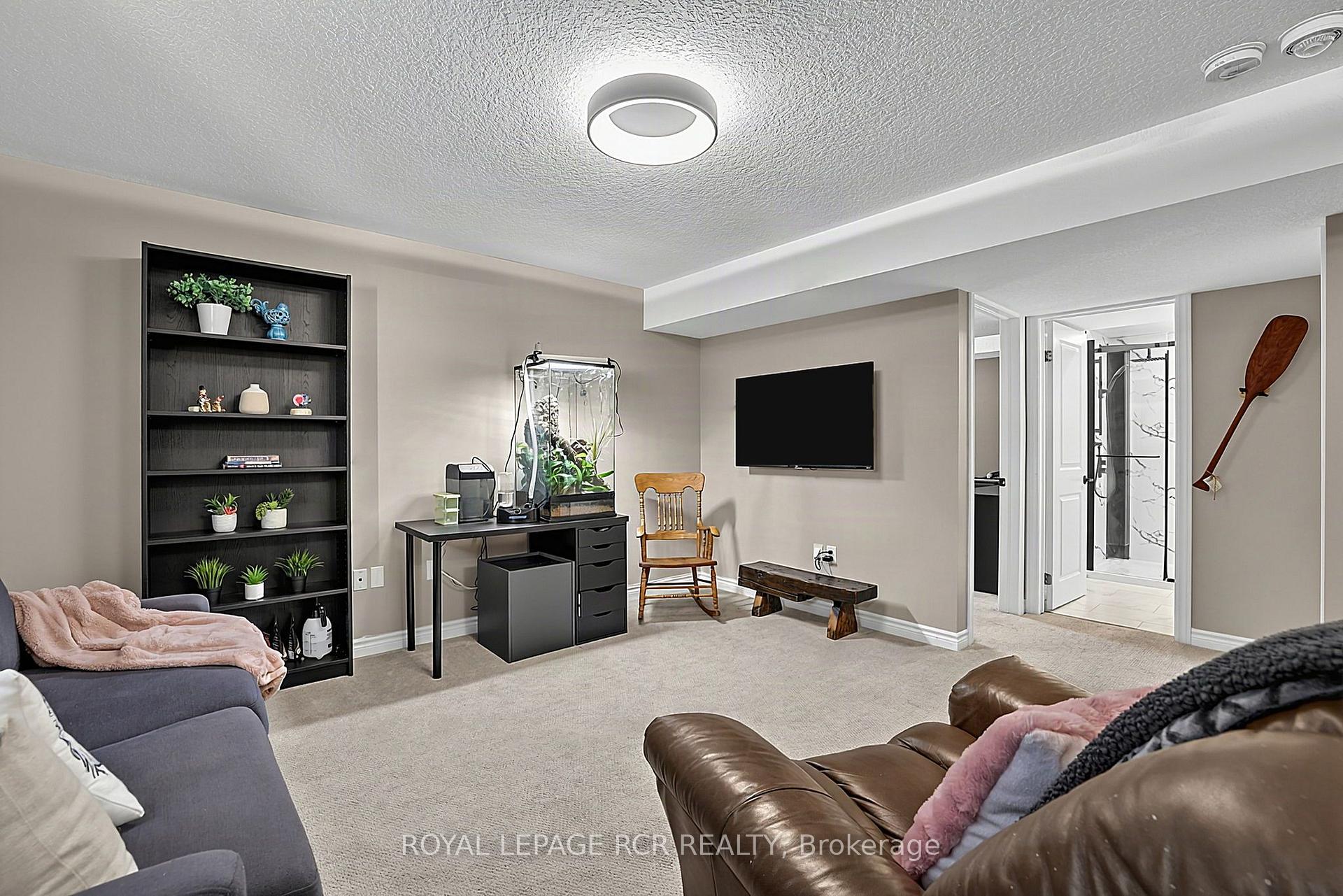 Photo 31 of 24 Westminster Crescent, Centre Wellington, Fergus — HOMEH